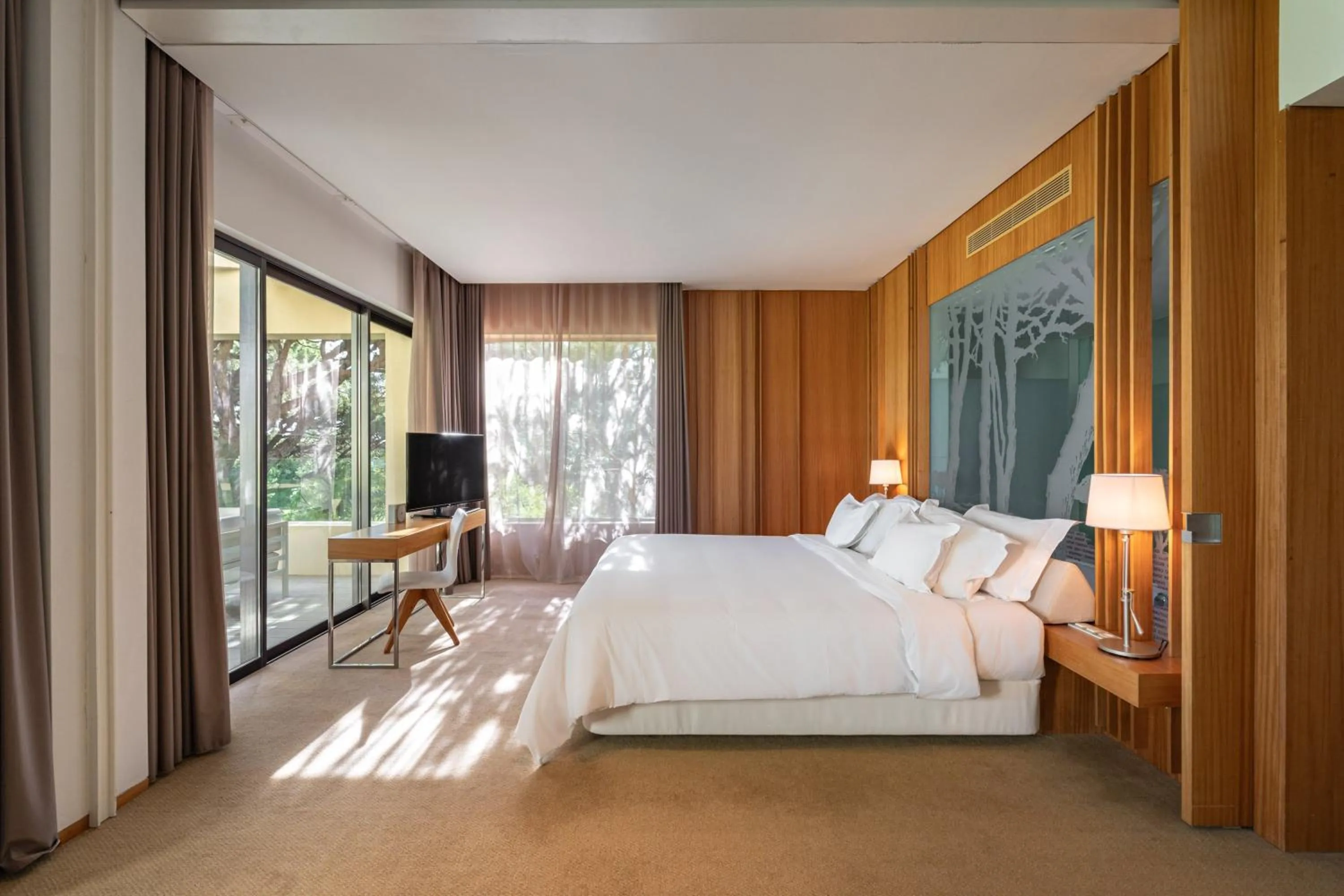 Photo of the whole room, Bed in Onyria Marinha Cascais, Vignette Collection by IHG