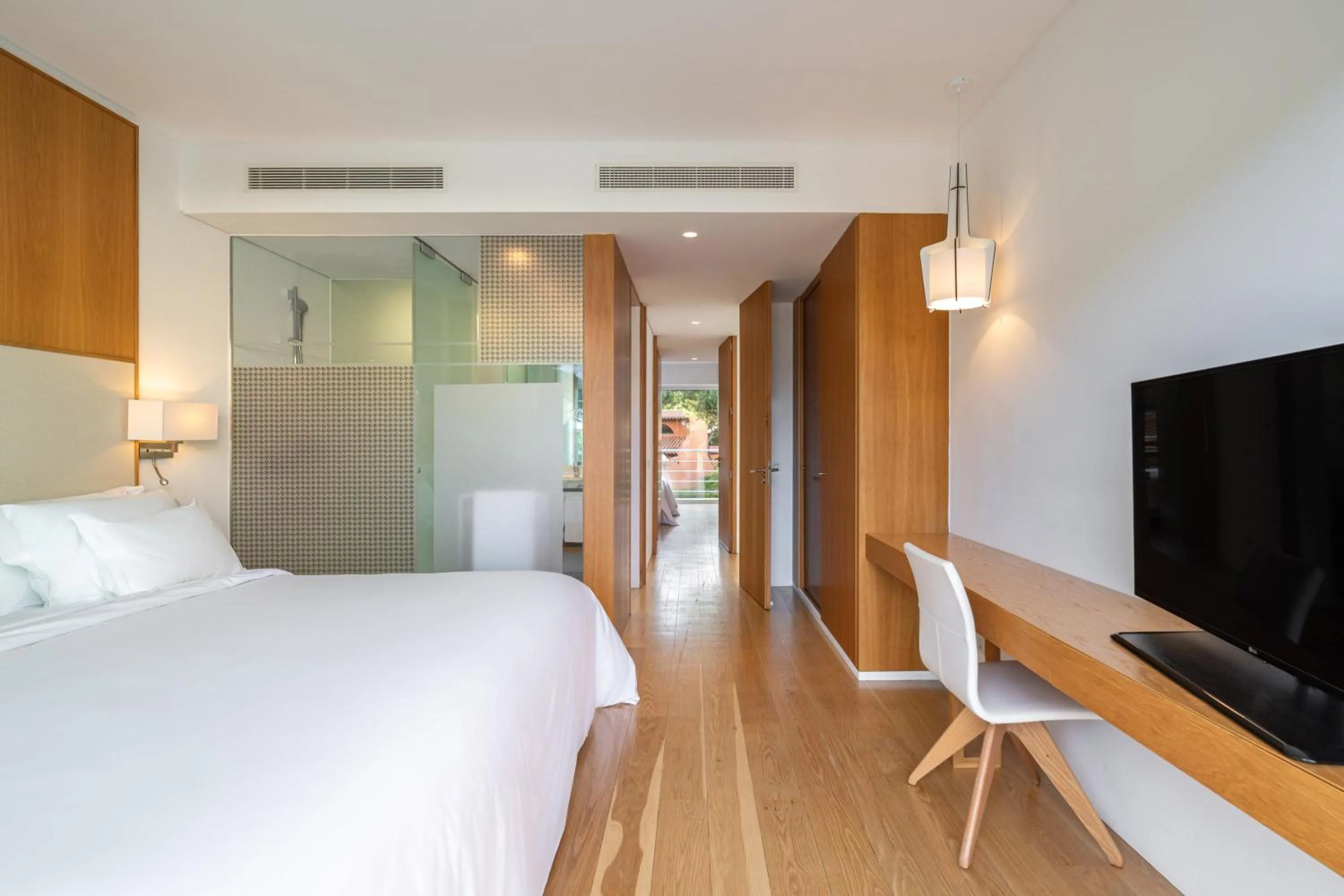 Photo of the whole room, Bed in Onyria Marinha Cascais, Vignette Collection by IHG