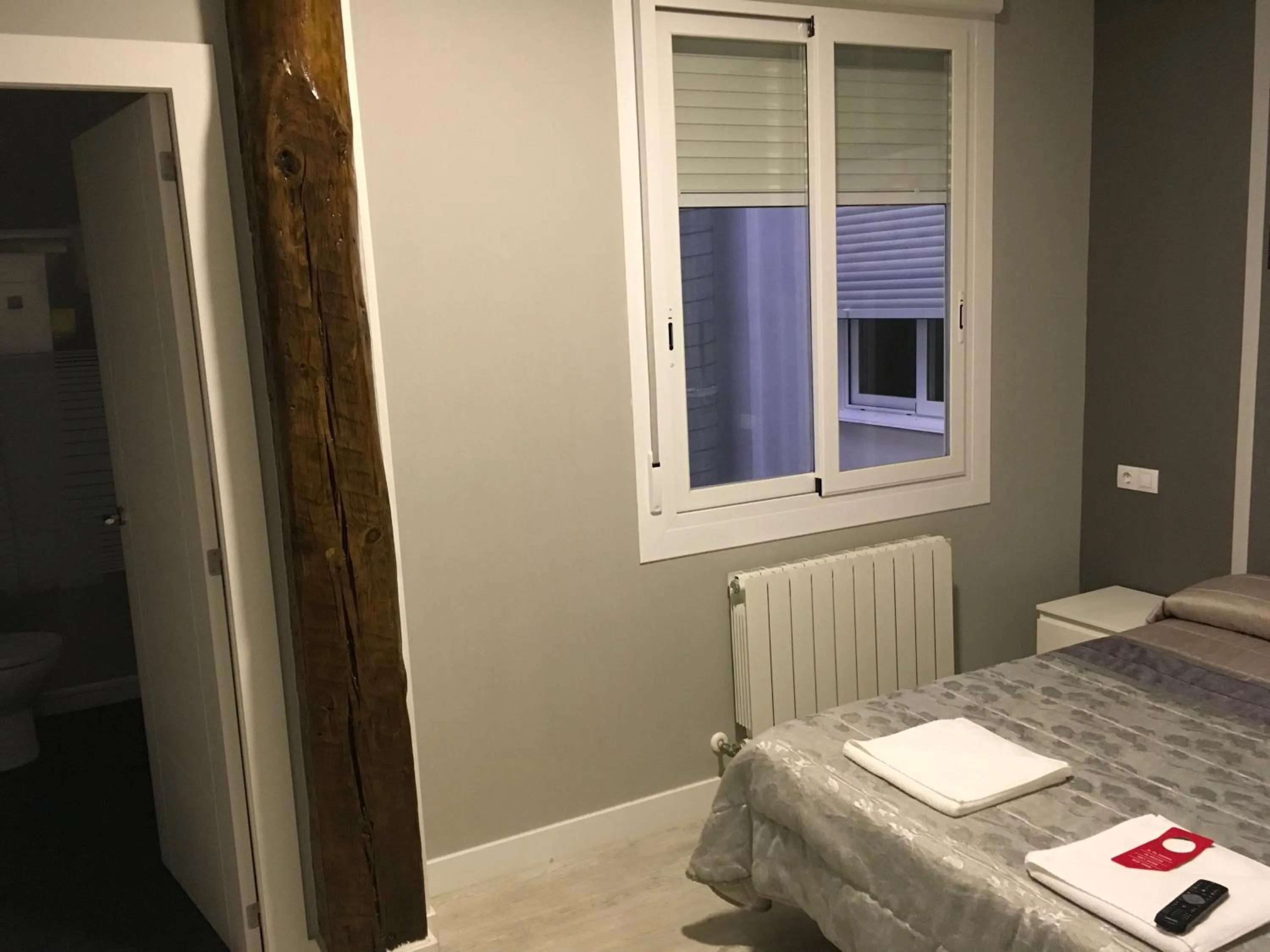 Bed in Pensión La Bilbaina - Albergue Logroño