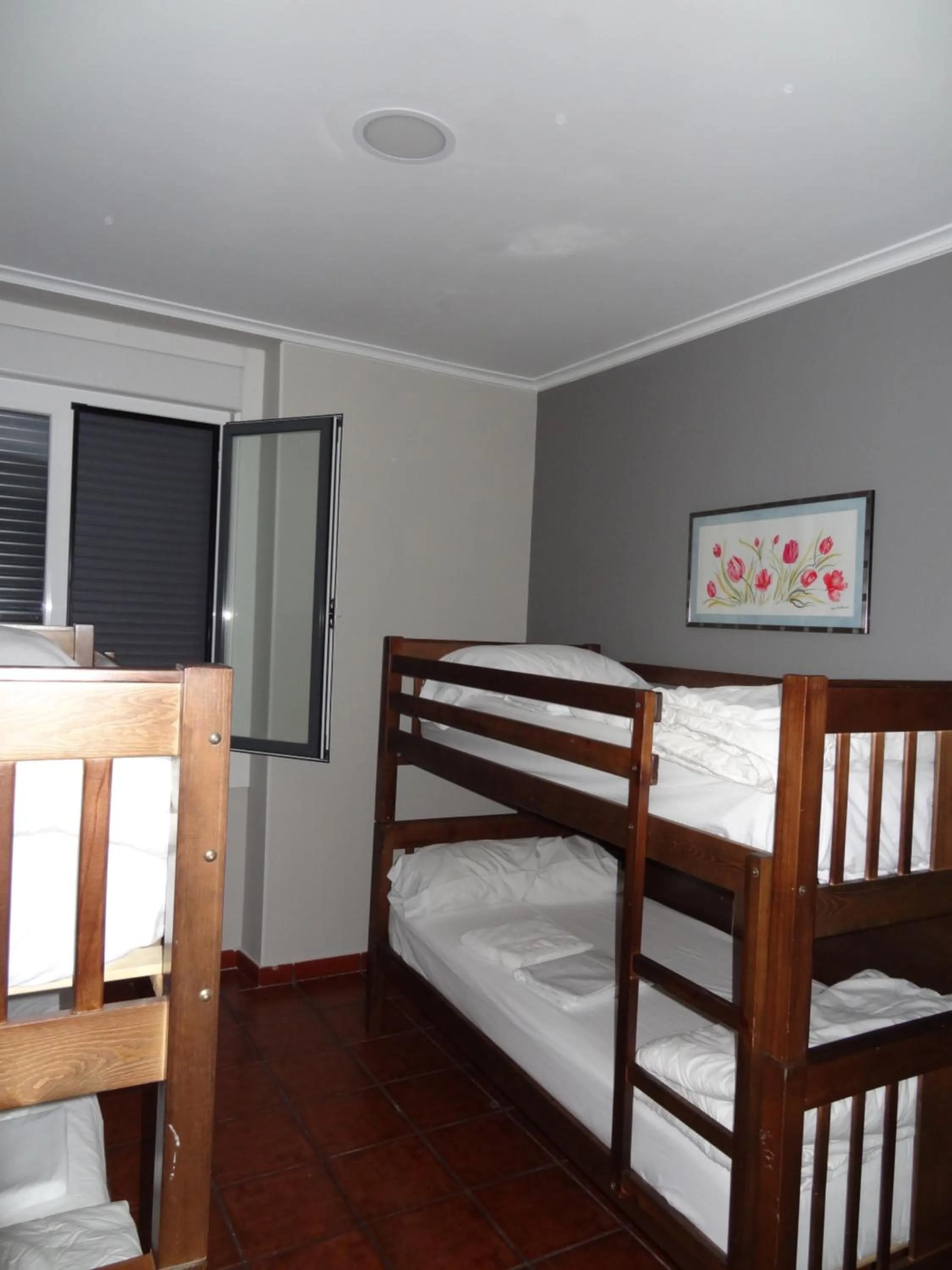 Bed in Pensión La Bilbaina - Albergue Logroño