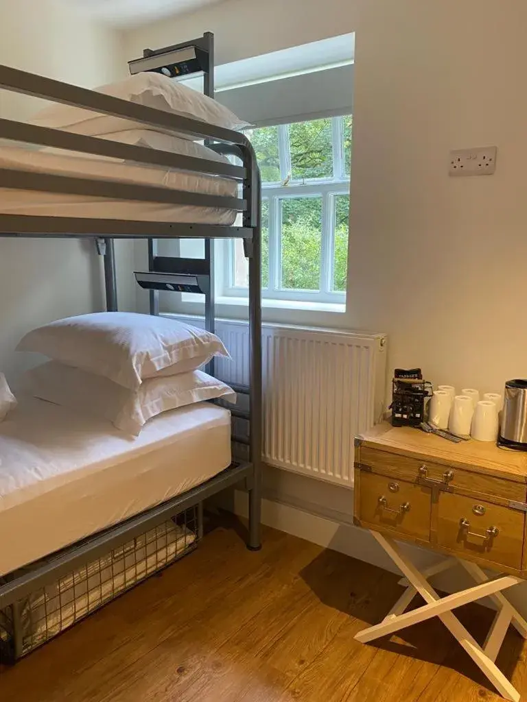 Family Room in Royal Oak Hotel Family Room in Royal Oak Hotel