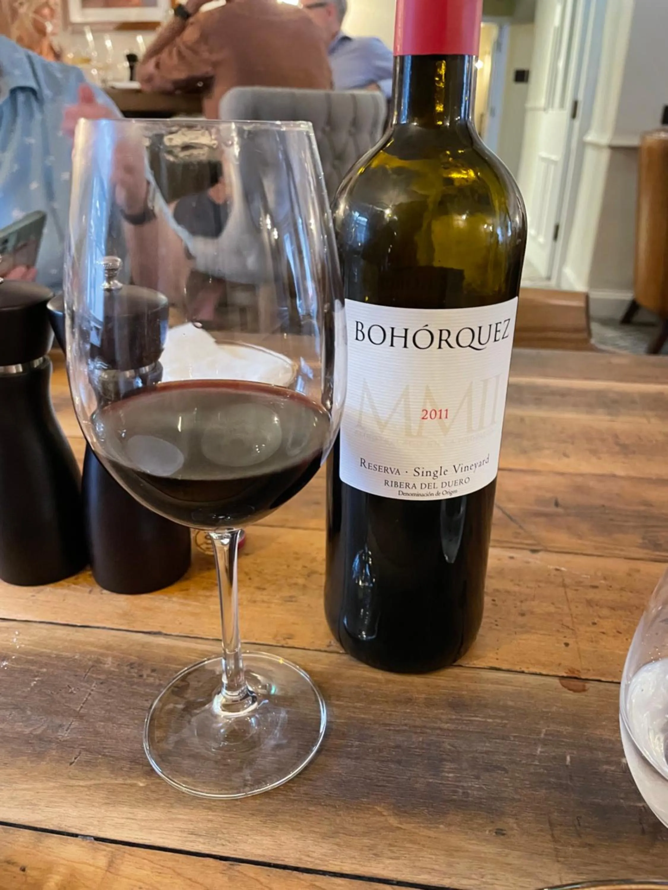 Drinks in Royal Oak Hotel