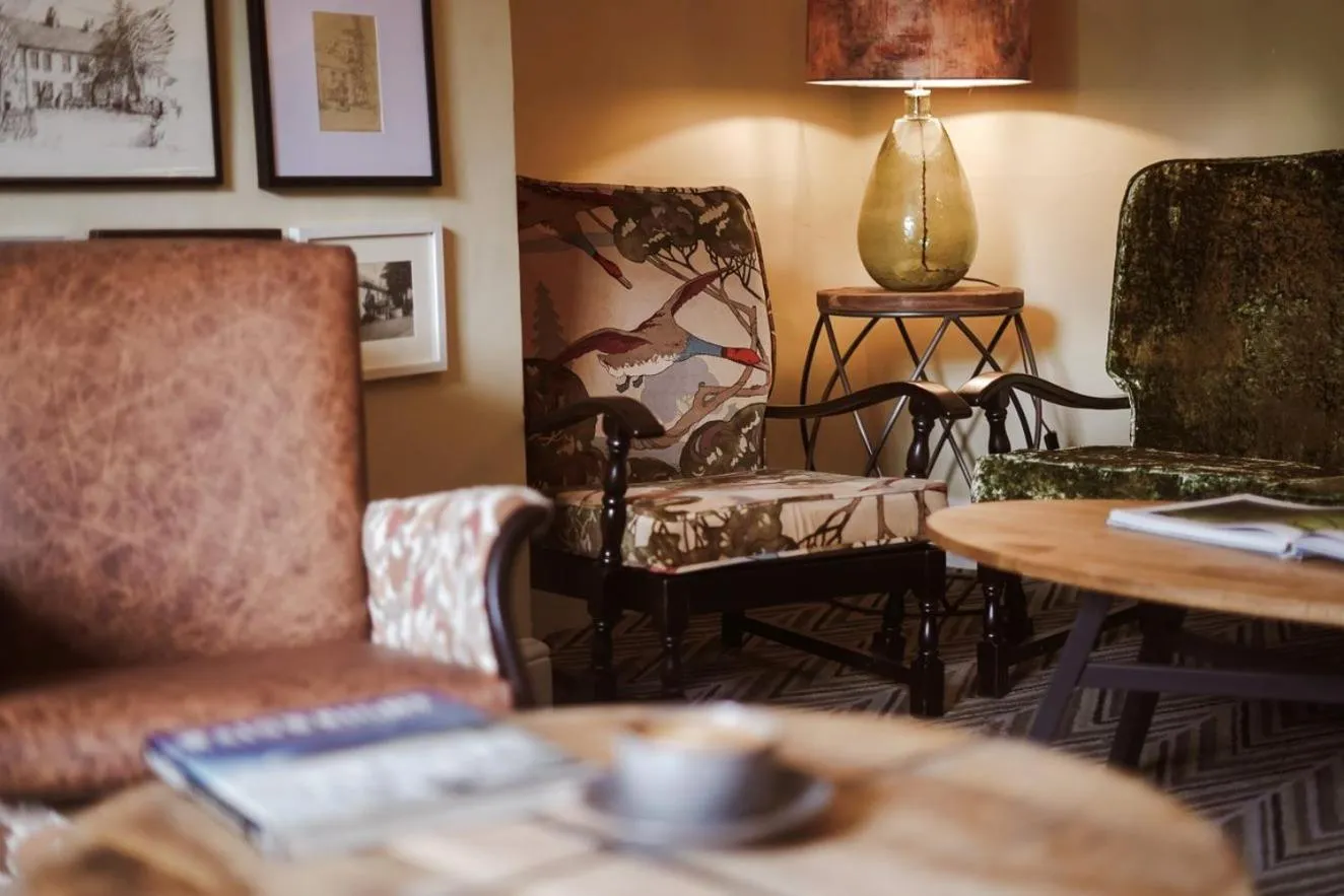 Lounge or bar in Royal Oak Hotel