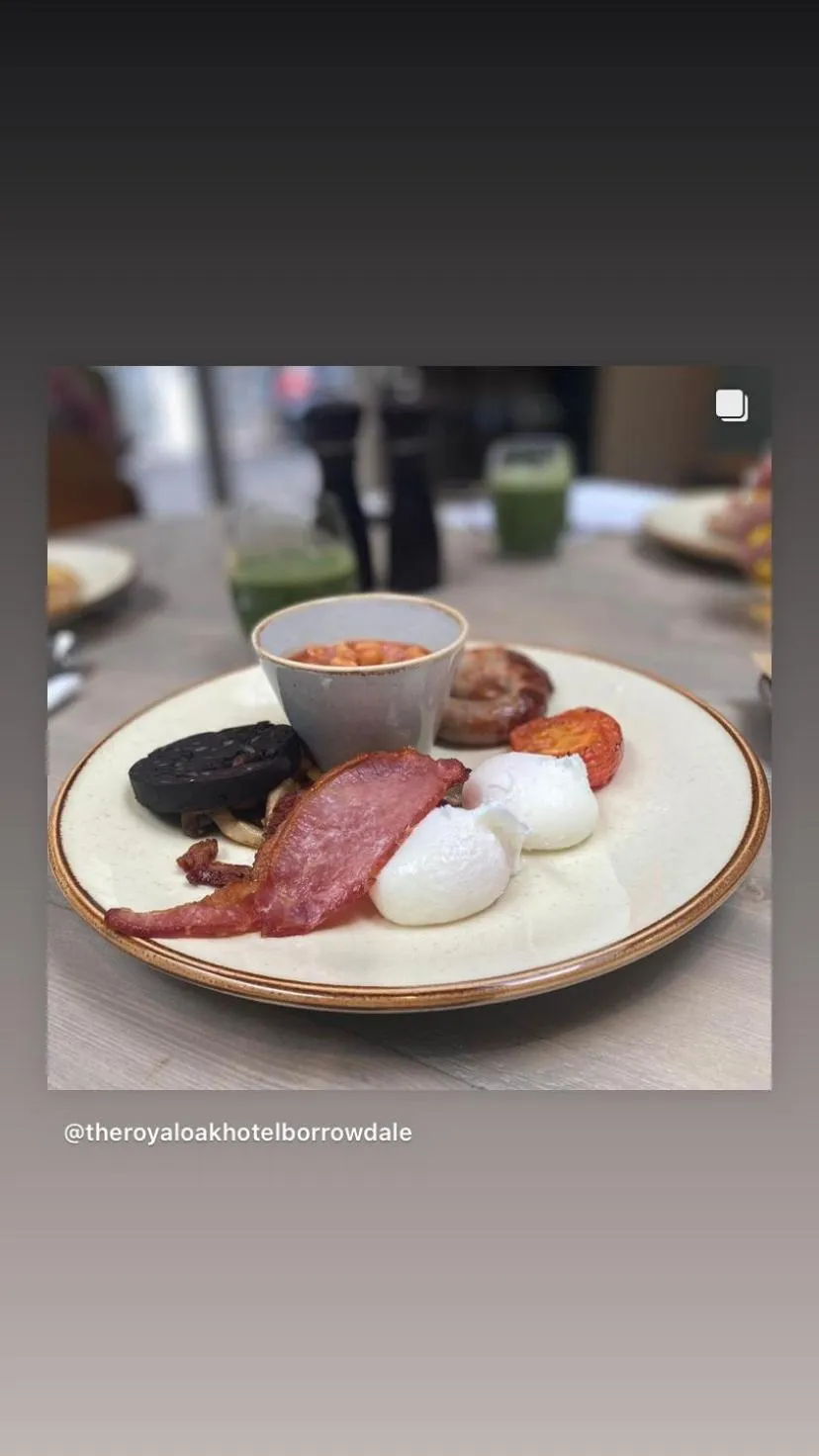 Breakfast in Royal Oak Hotel