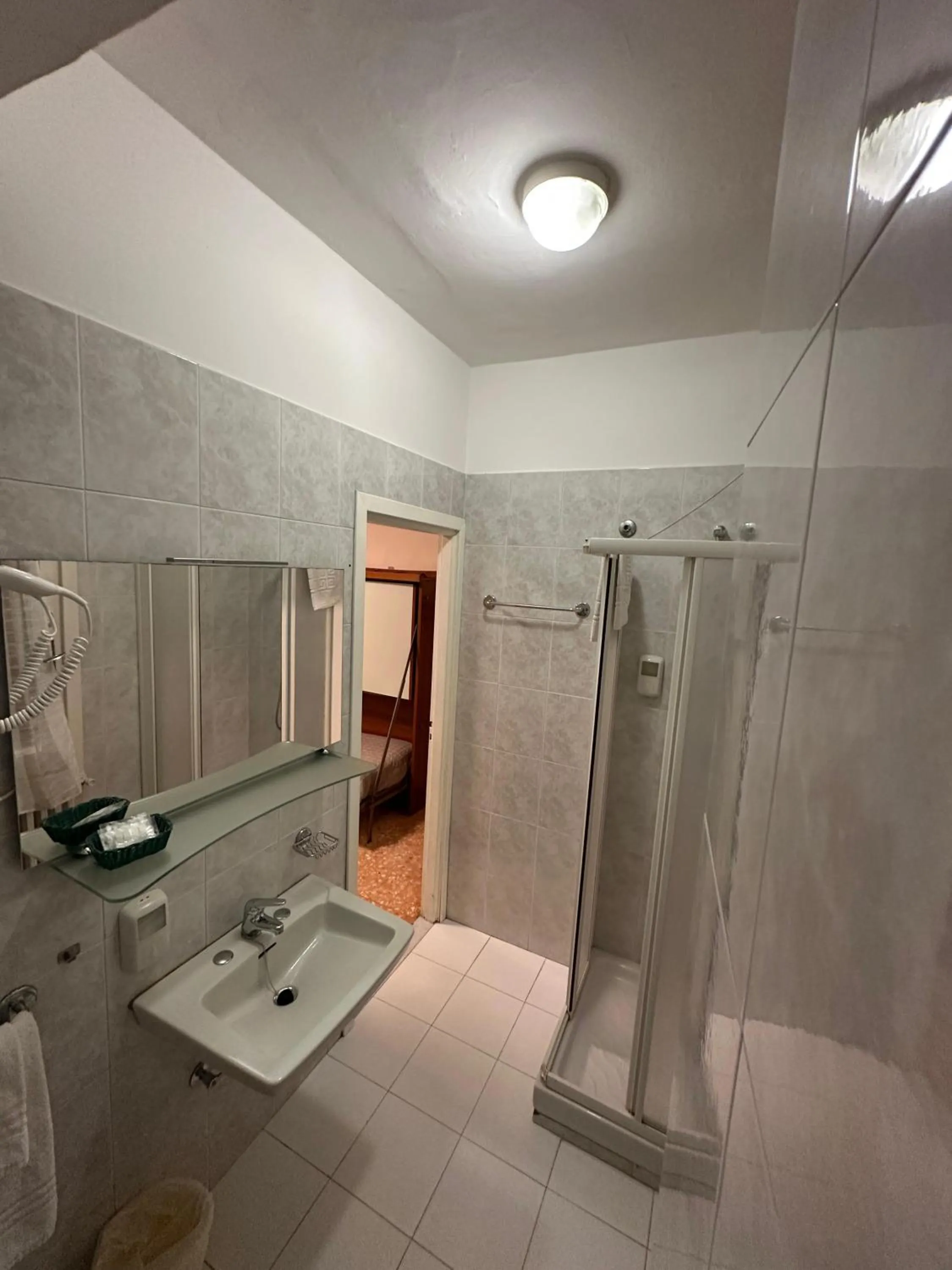 Bathroom in Hotel Svizzera