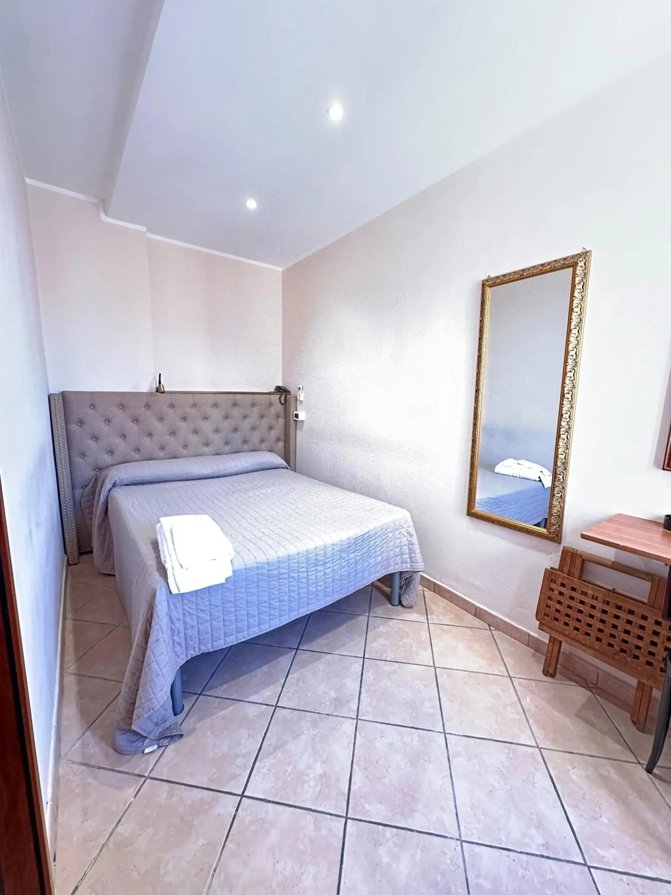 Single Room in Hotel Svizzera Single Room in Hotel Svizzera