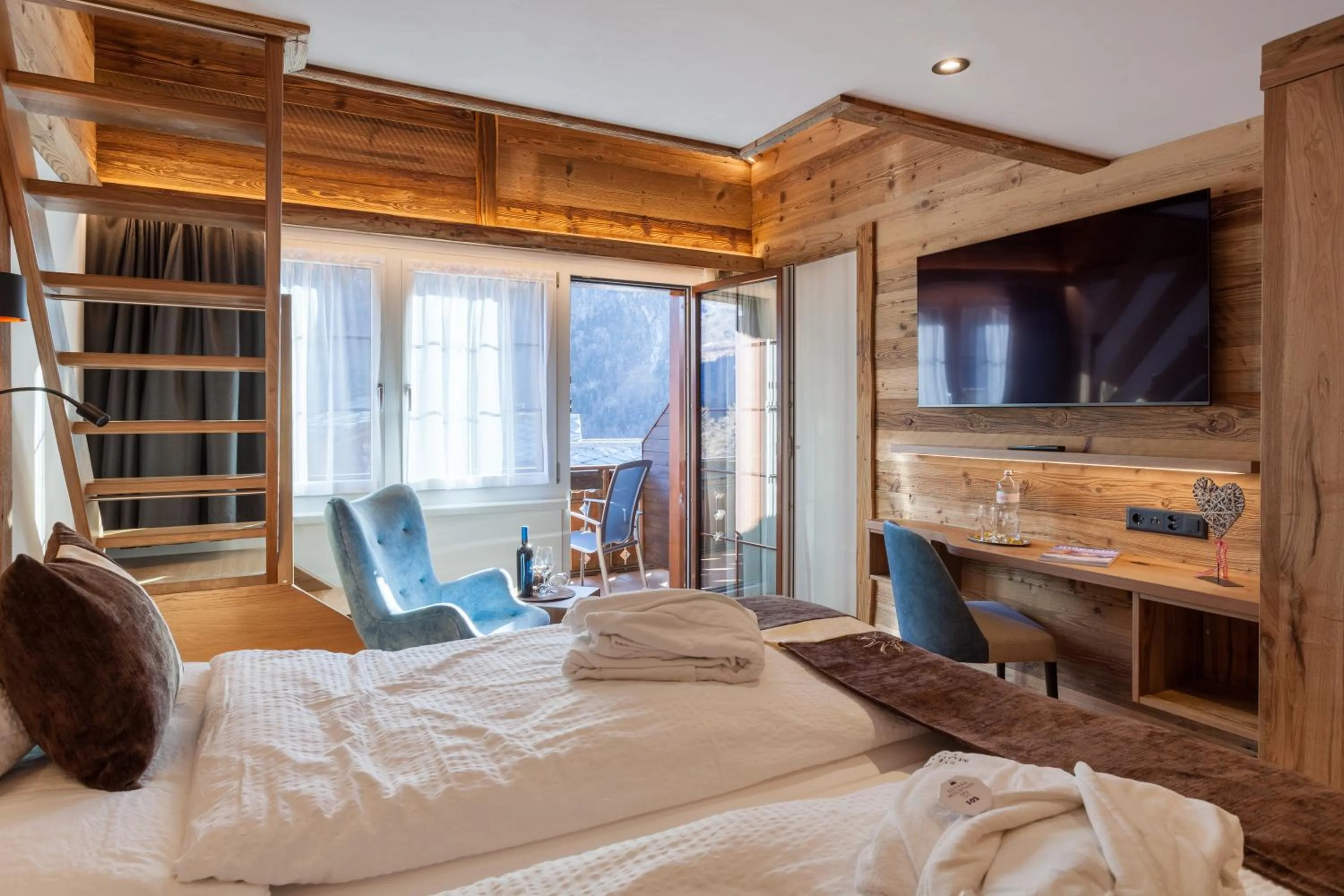 Photo of the whole room, Bed in Silvana Mountain Hotel