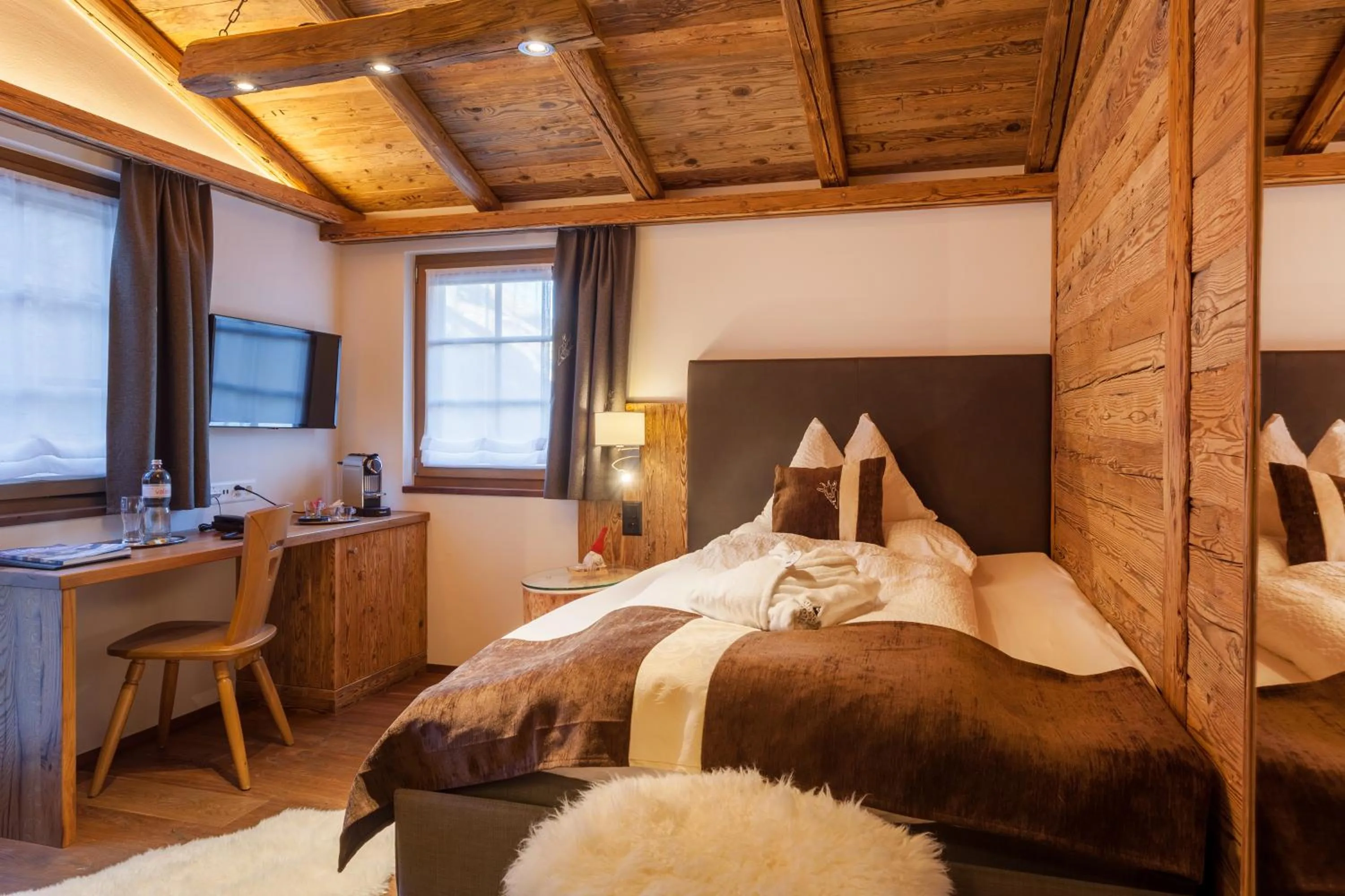 Photo of the whole room, Bed in Silvana Mountain Hotel