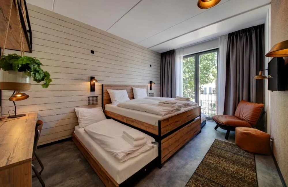 Photo of the whole room, Bed in GuestHouse Hotel Kaatsheuvel-Waalwijk