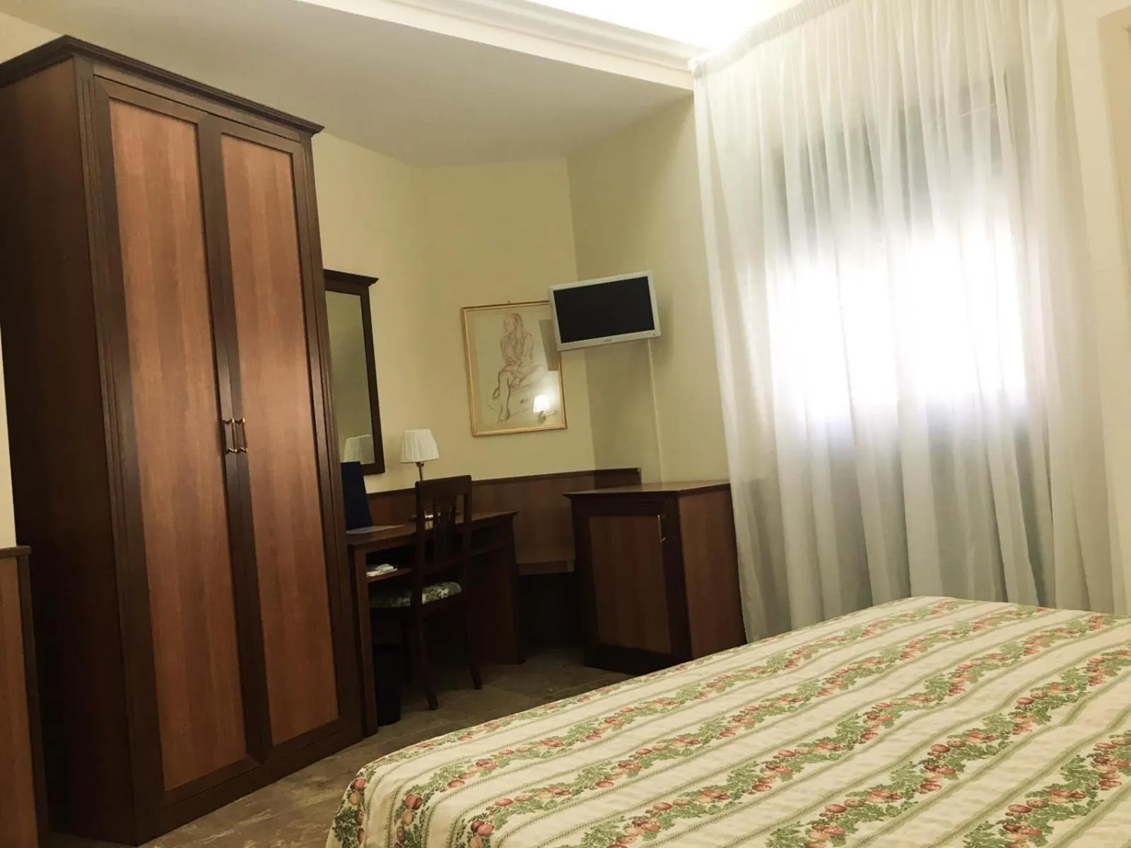 Bedroom, Bed in Hotel Malaga