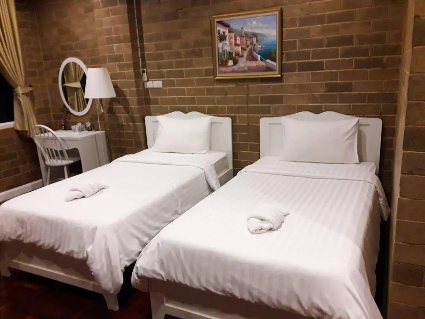 Honey Twin Room in Baan Kung Kang De Pai Honey Twin Room in Baan Kung Kang De Pai