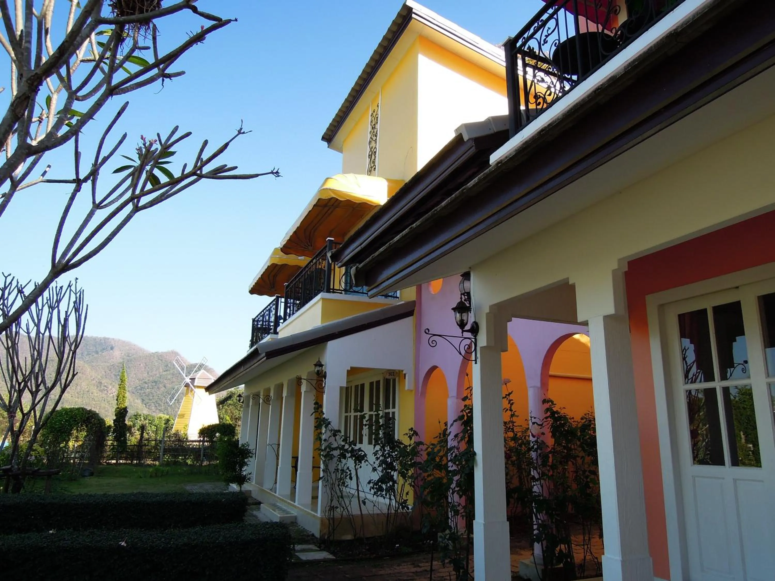 Property building in Baan Kung Kang De Pai