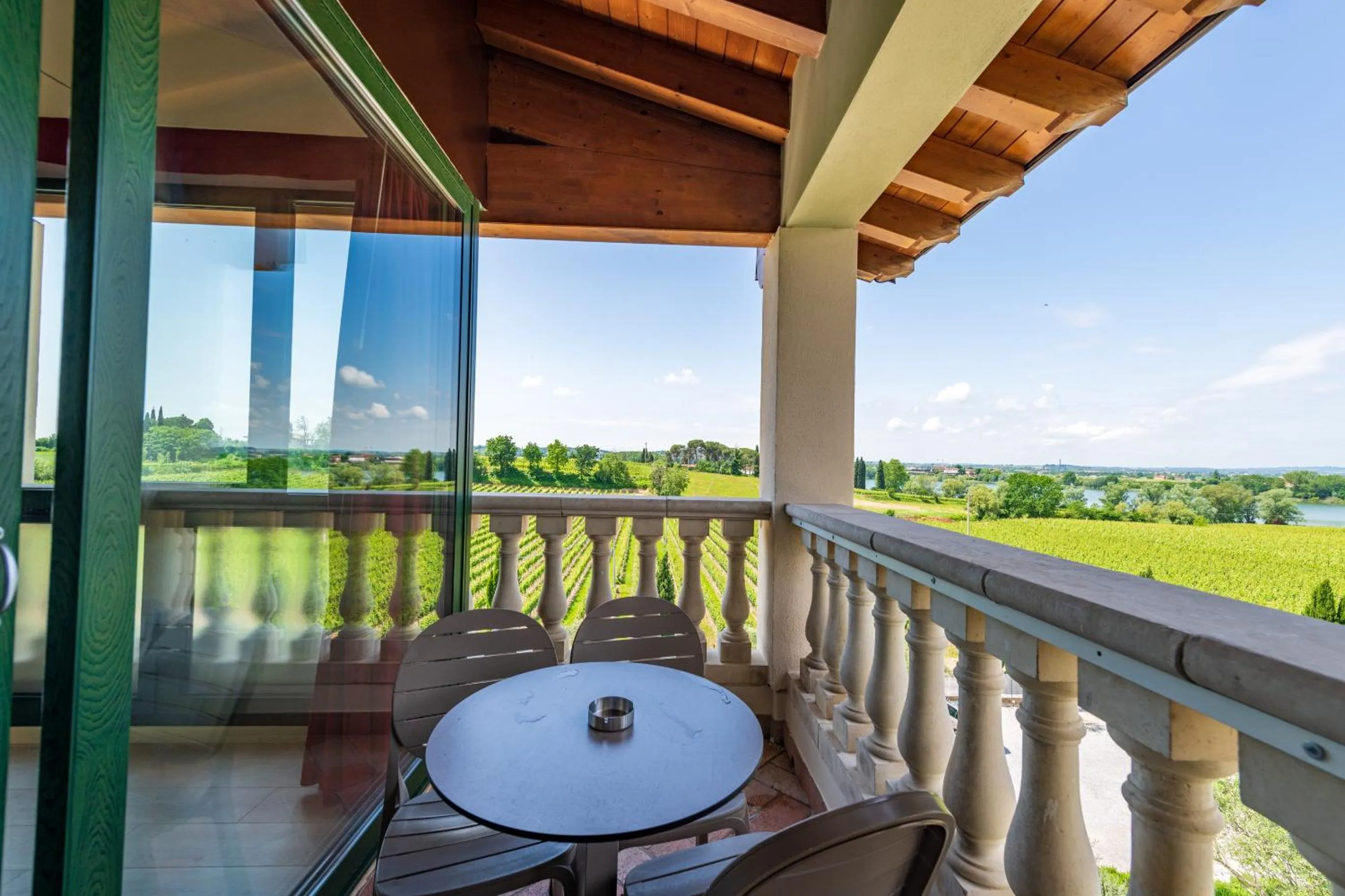 Balcony/Terrace in Bertoletta Village Apartments