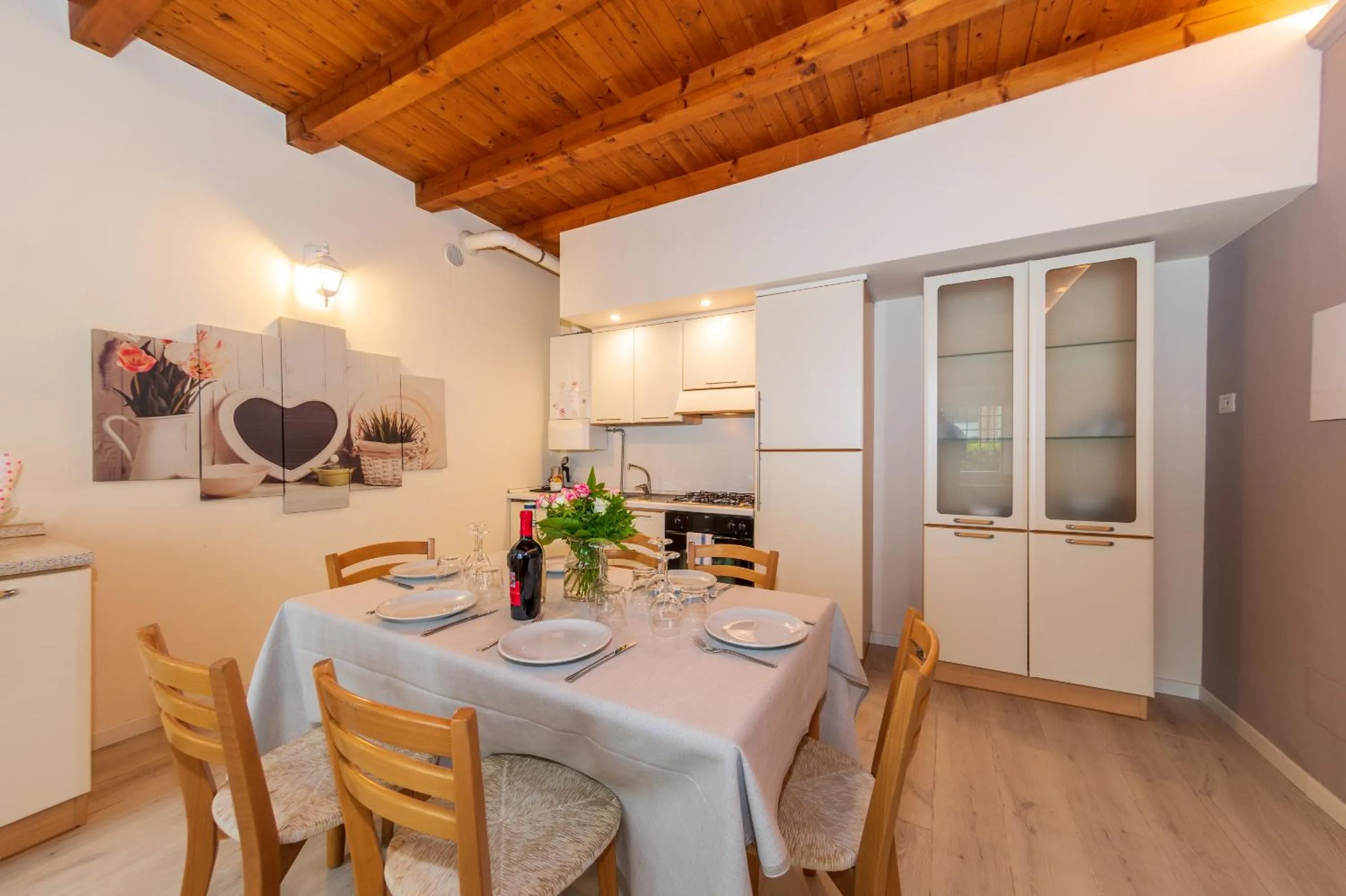 Kitchen or kitchenette in Bertoletta Village Apartments