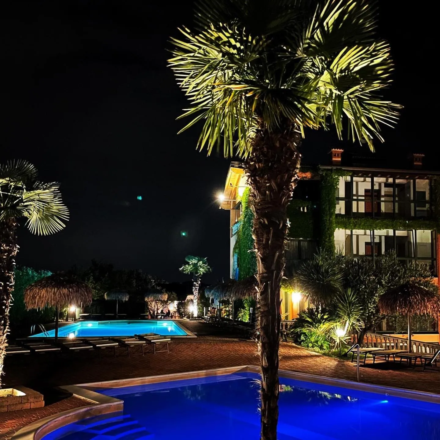 Swimming pool in Bertoletta Village Apartments