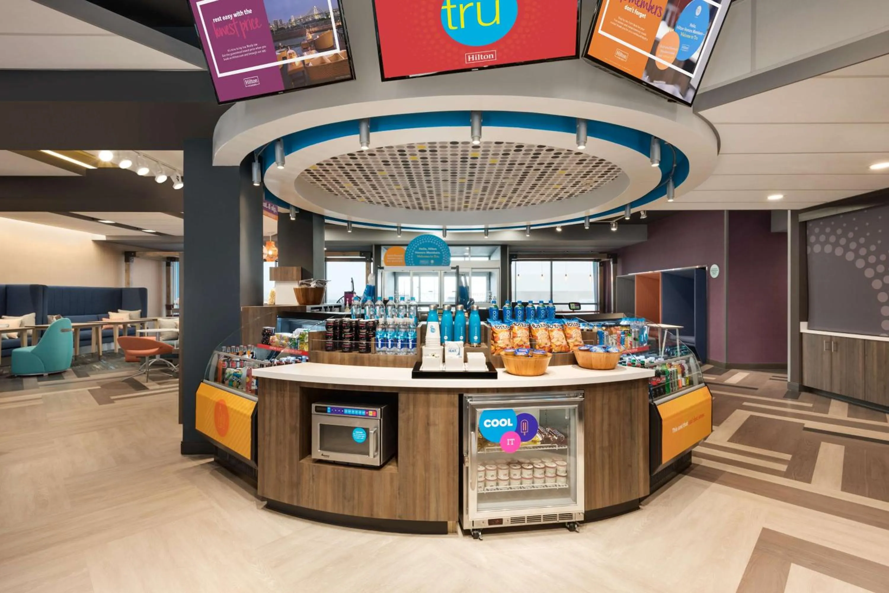 Restaurant/places to eat in Tru By Hilton Cedar Rapids Westdale