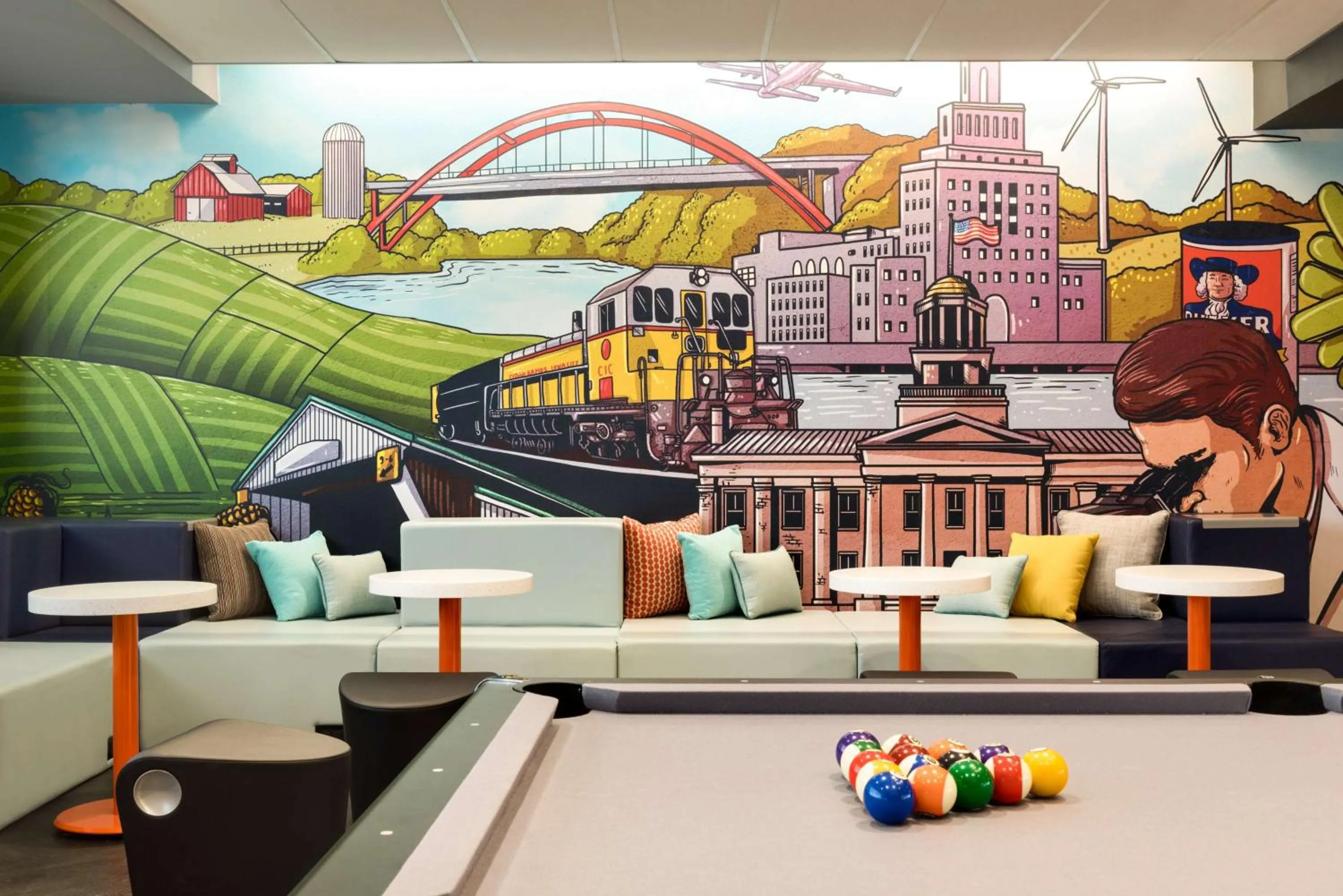 Lobby or reception in Tru By Hilton Cedar Rapids Westdale