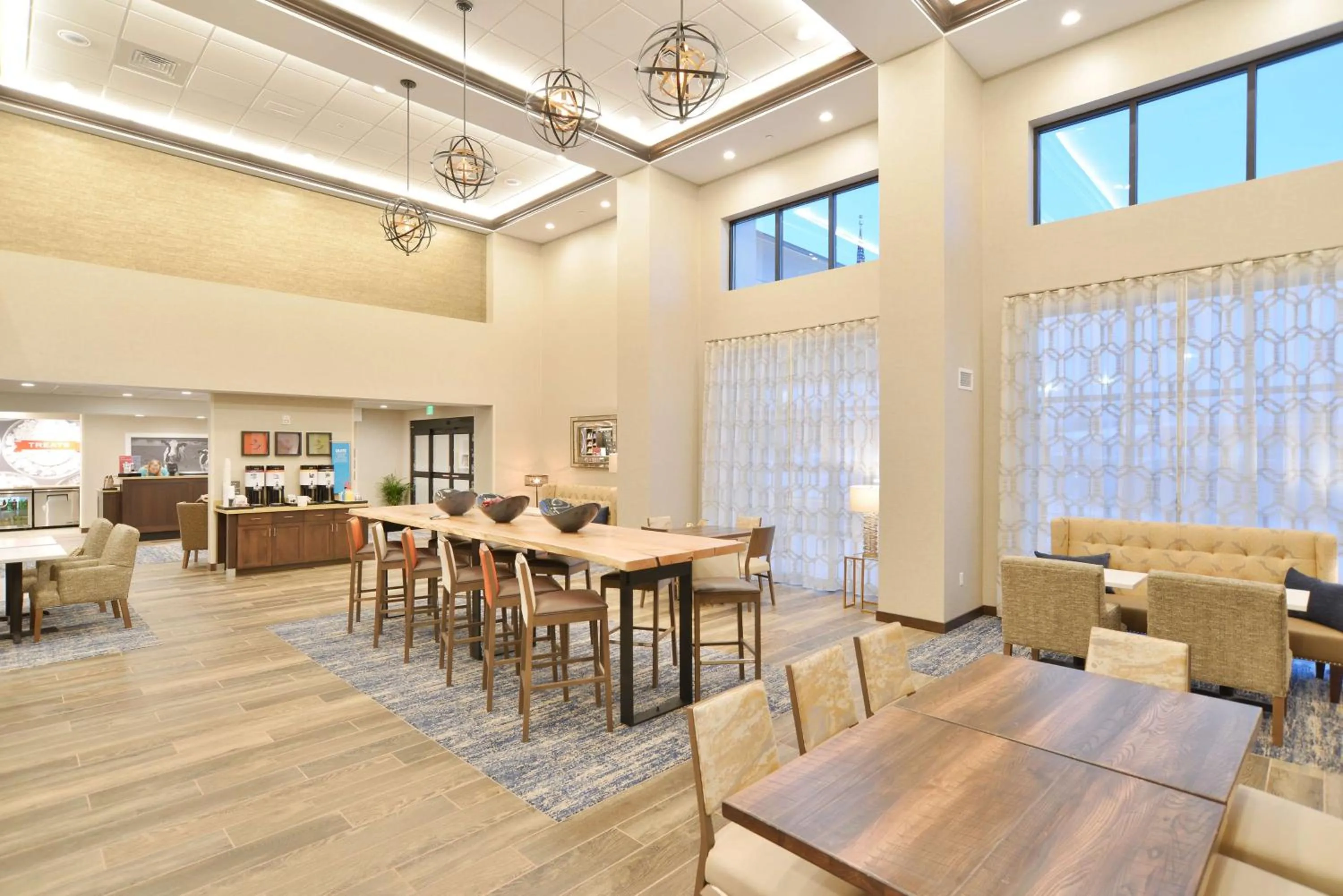 Lobby or reception in Hampton Inn & Suites Menomonie-UW Stout