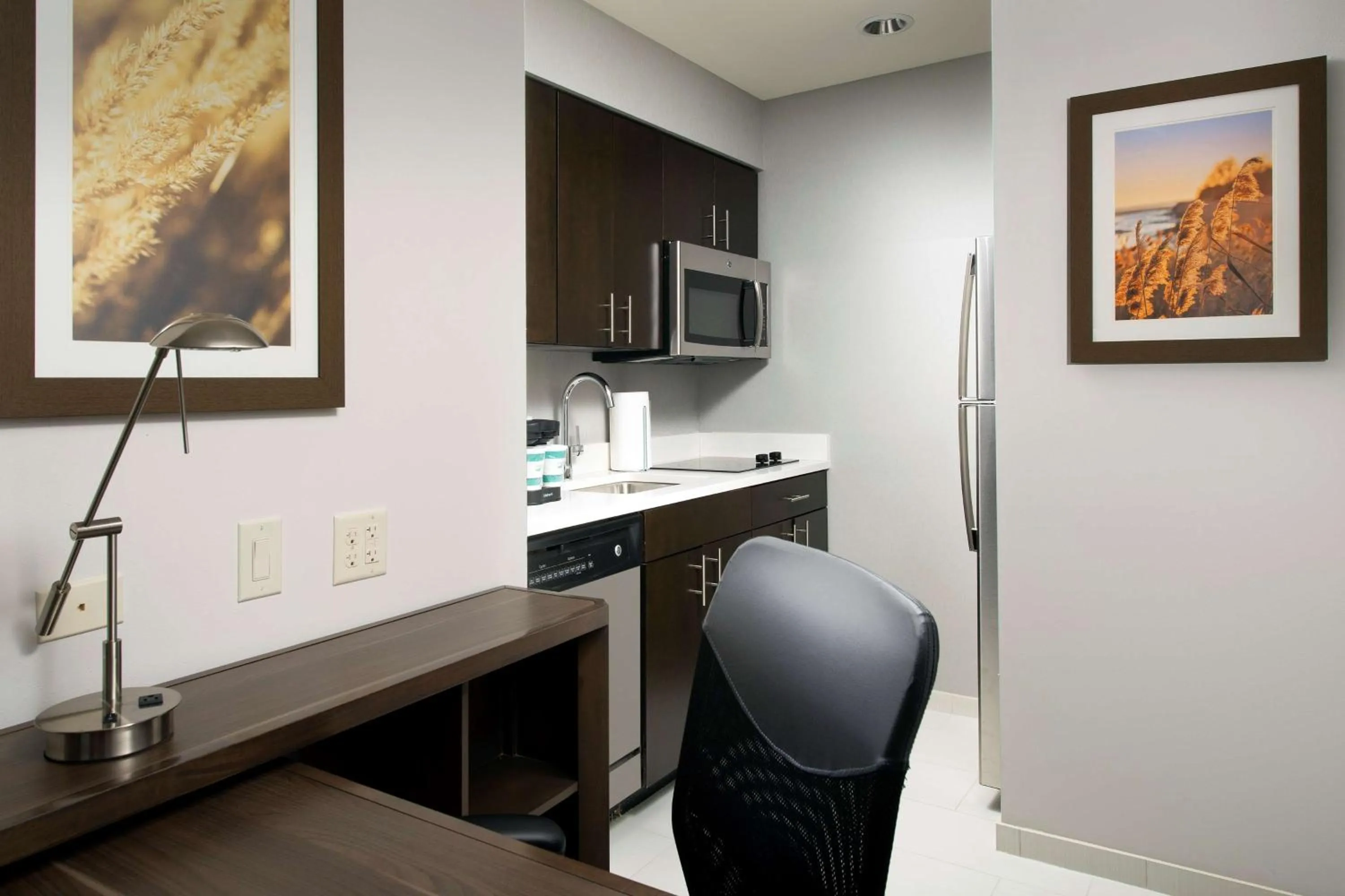 Bedroom in Homewood Suites By Hilton Kansas City Speedway