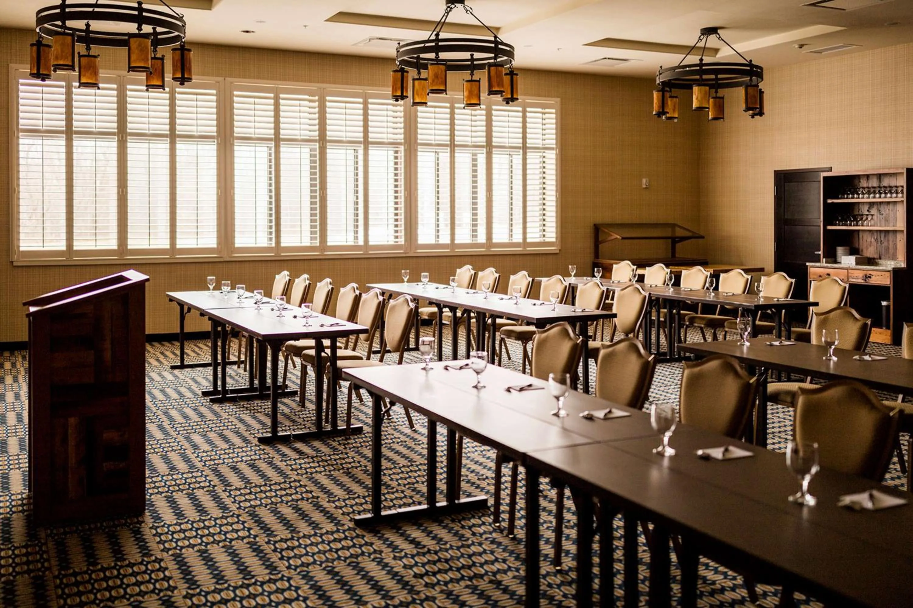 Meeting/conference room in Tailwater Lodge Altmar, Tapestry Collection By Hilton