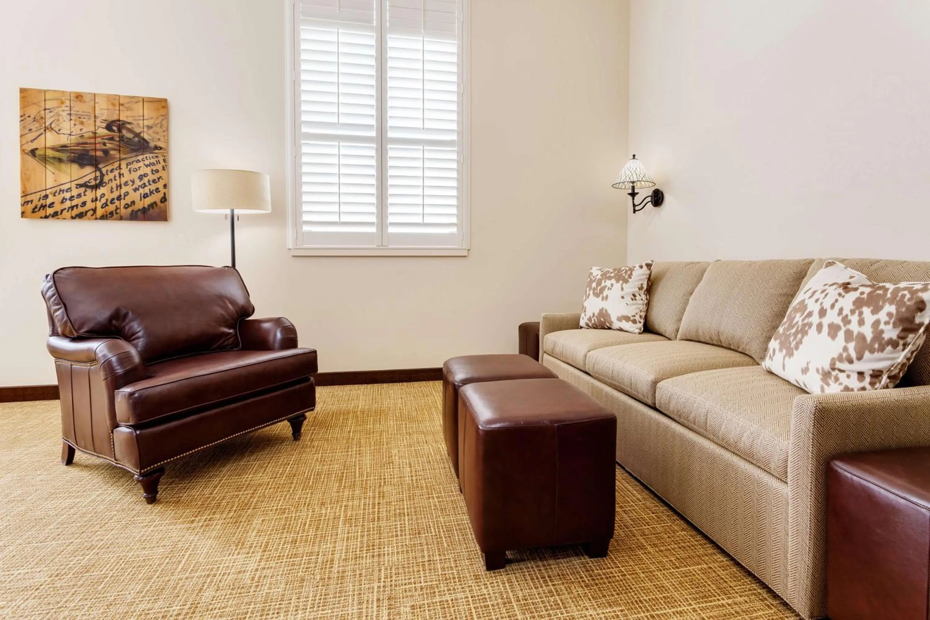 Living room in Tailwater Lodge Altmar, Tapestry Collection By Hilton