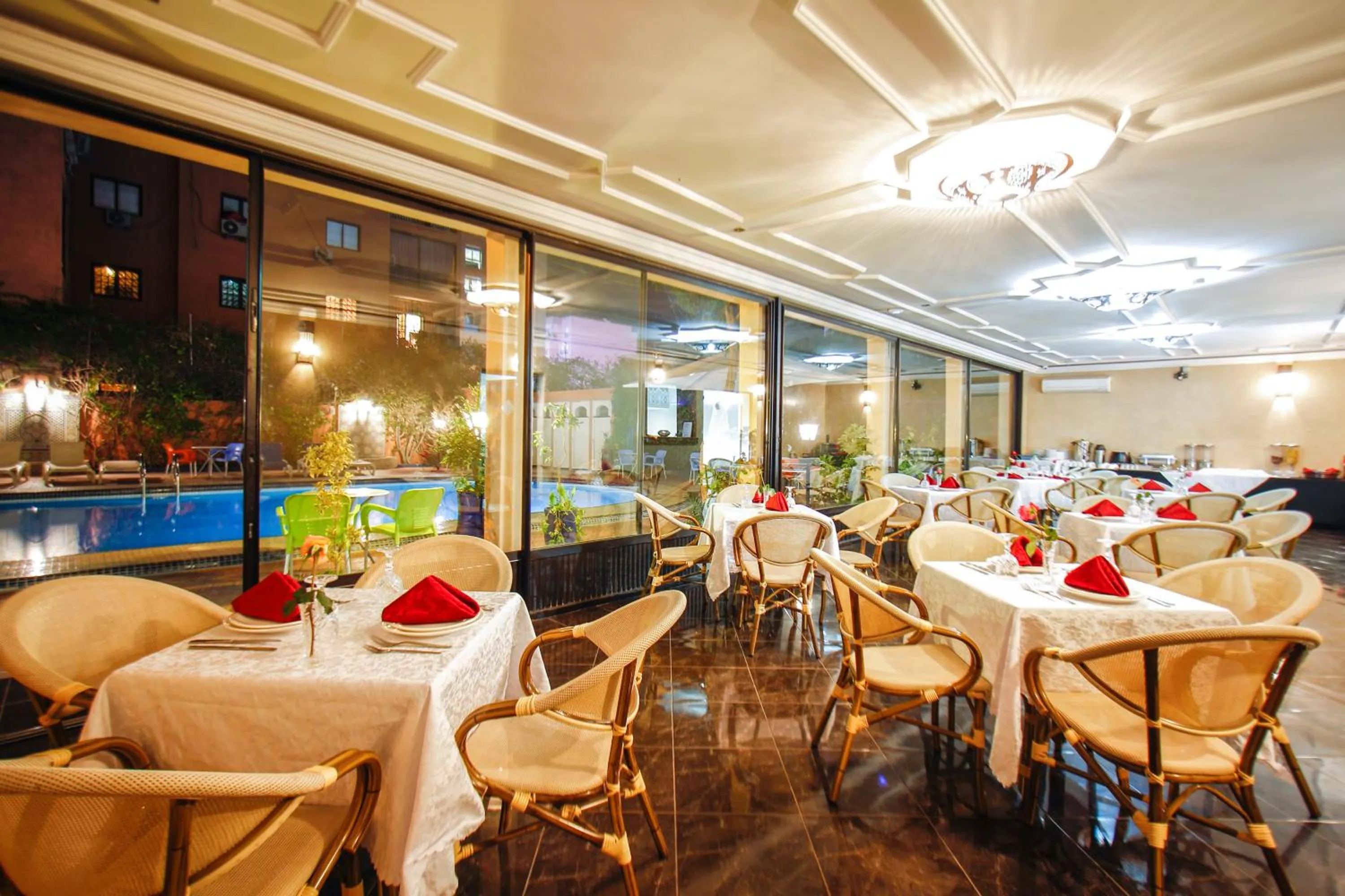 Restaurant/places to eat in Hotel EZZAHIA by HMS