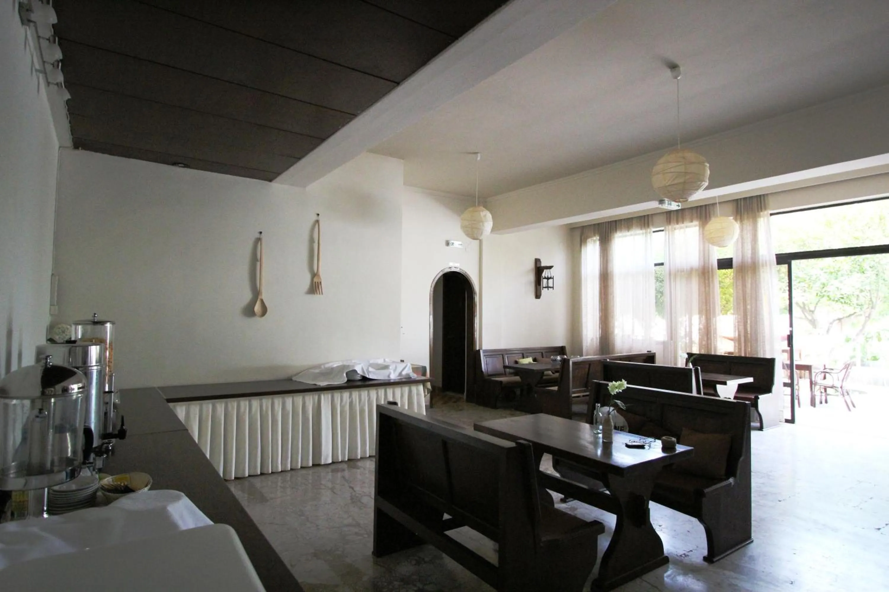 Restaurant/places to eat in Hotel Platon