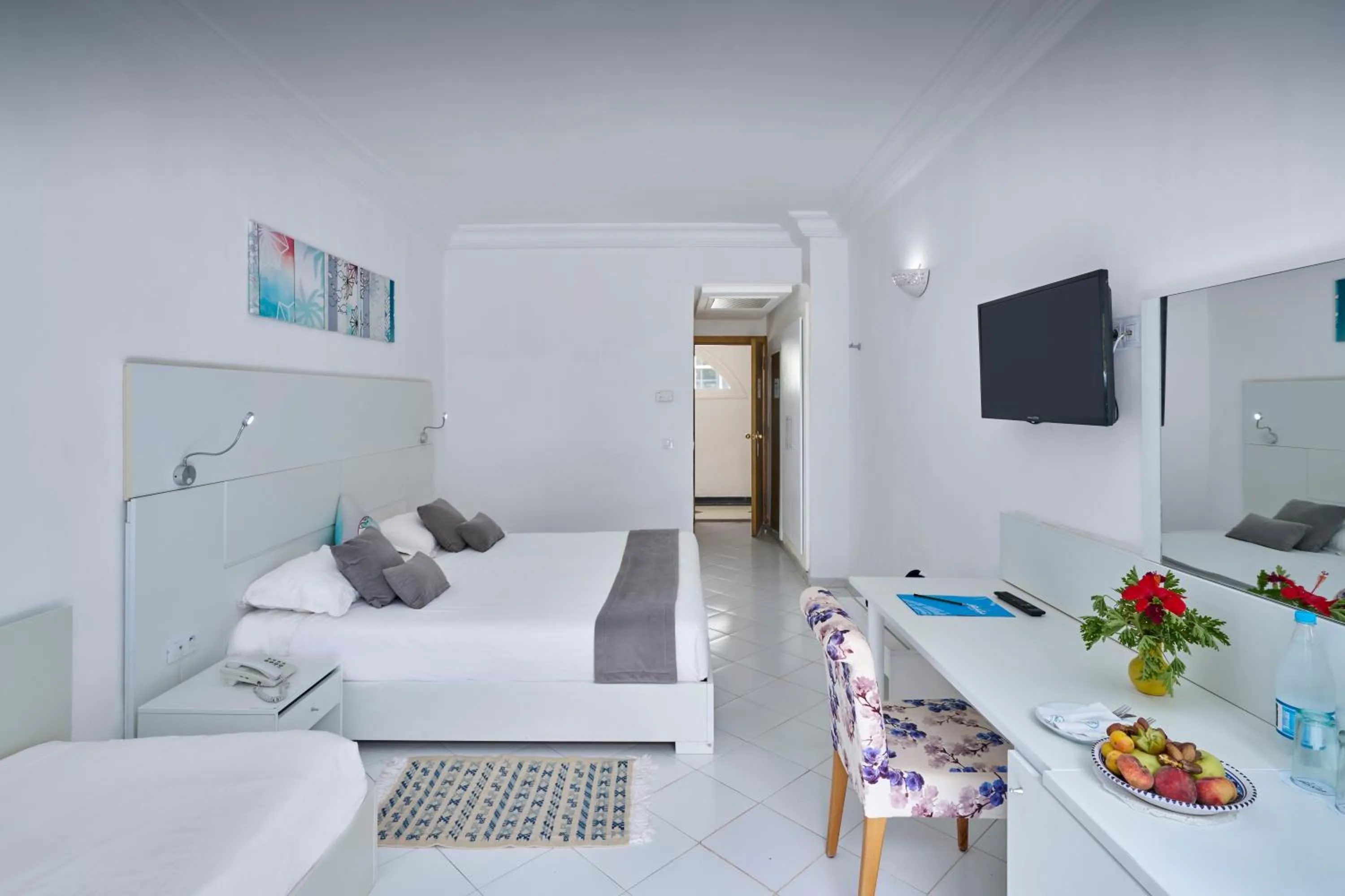 Bedroom, Bed in Hari Club Beach Resort