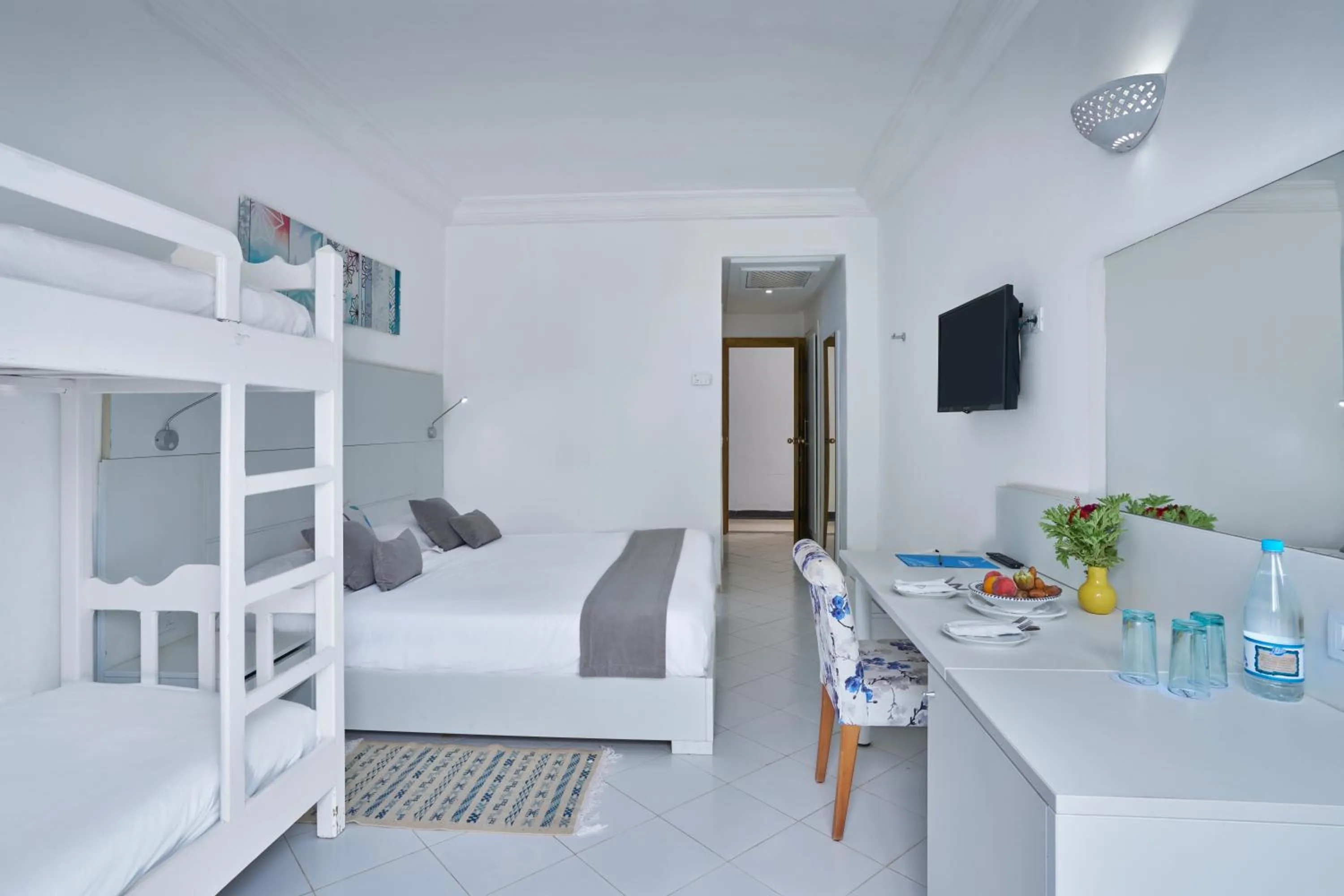 Bedroom, Bed in Hari Club Beach Resort