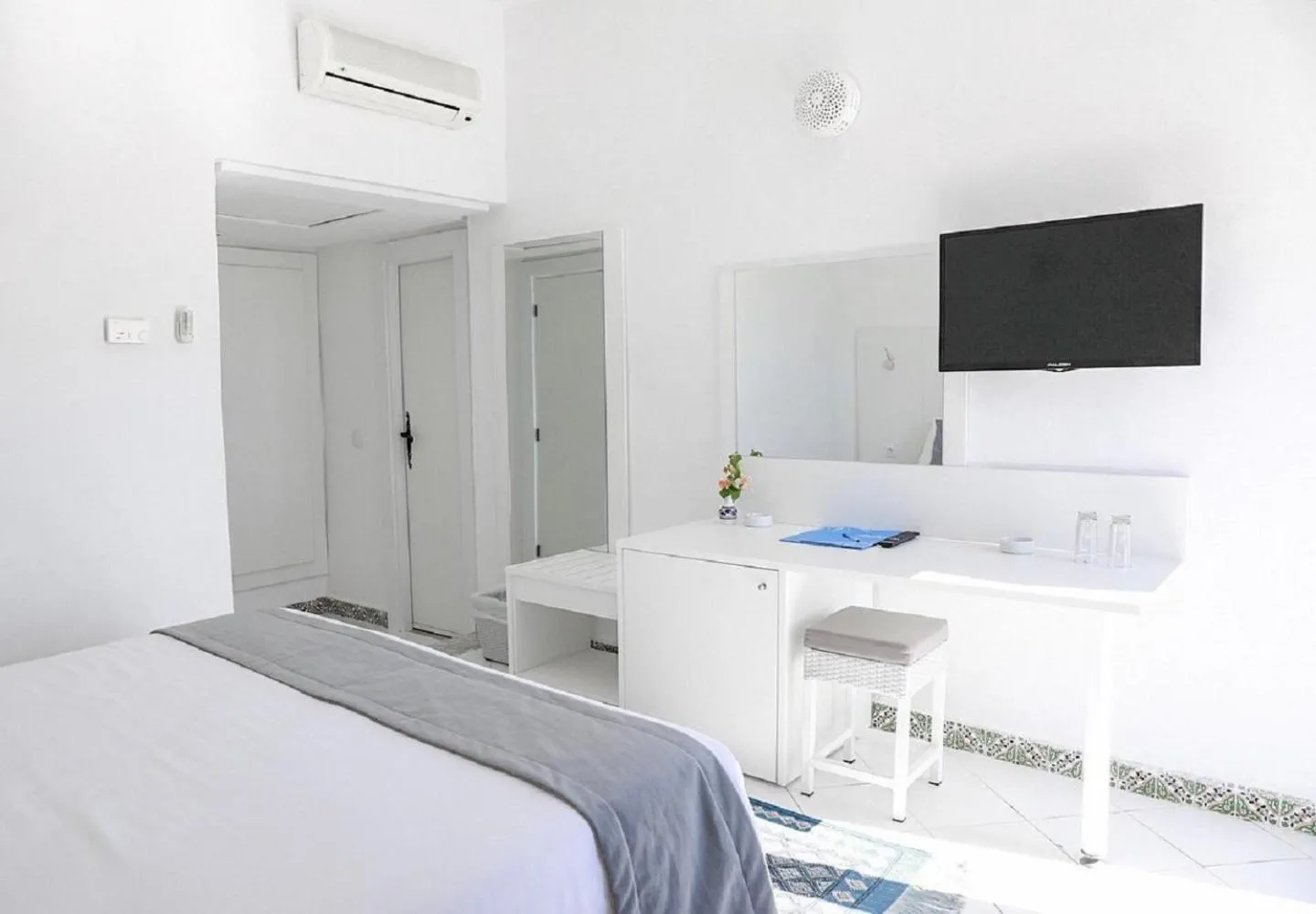 Bedroom, Bed in Hari Club Beach Resort