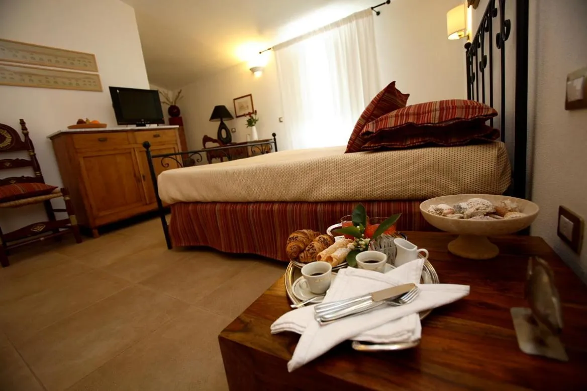 Photo of the whole room, Bed in Hotel Villa Pimpina