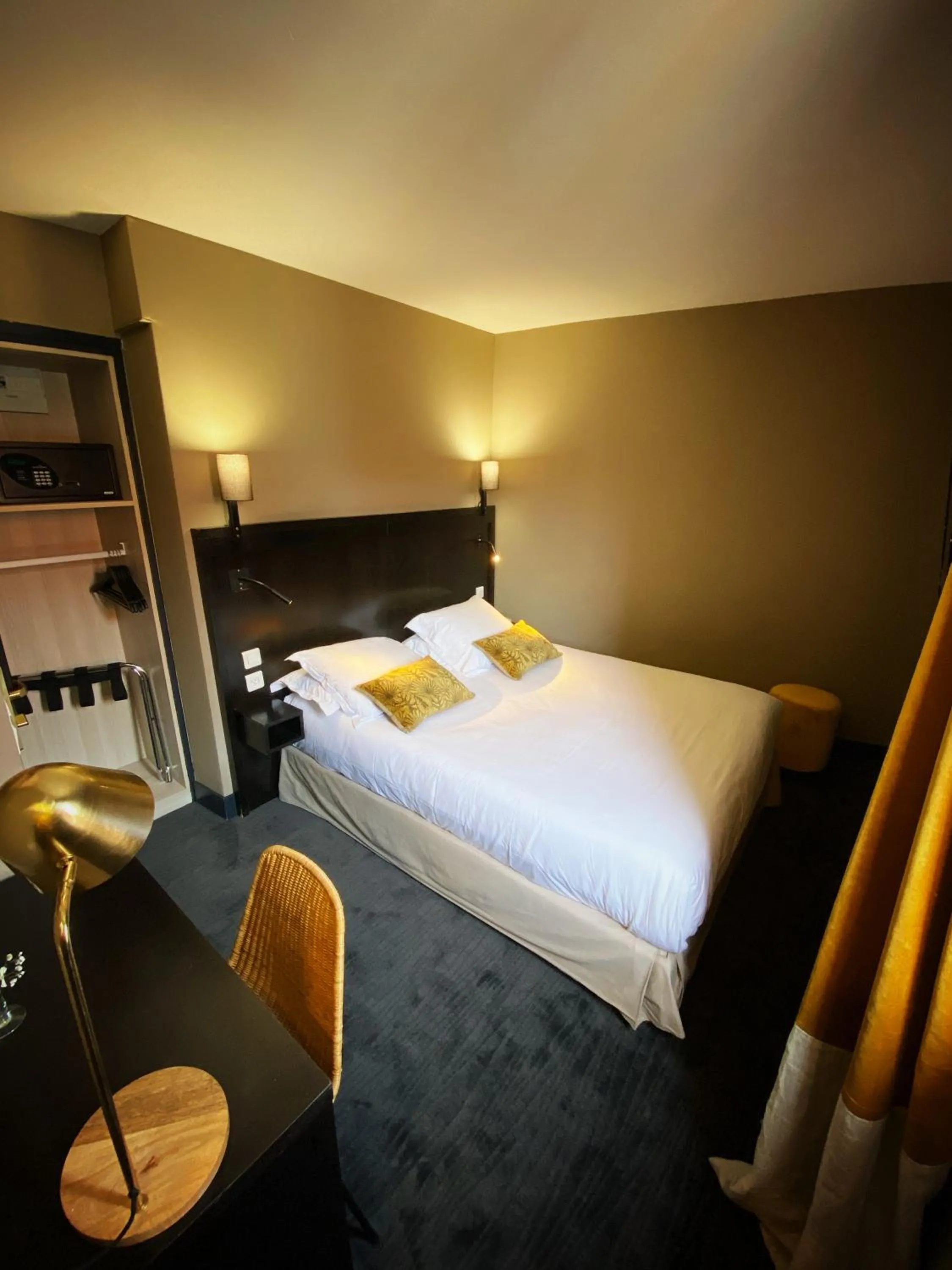 Bed in Hotel Molière