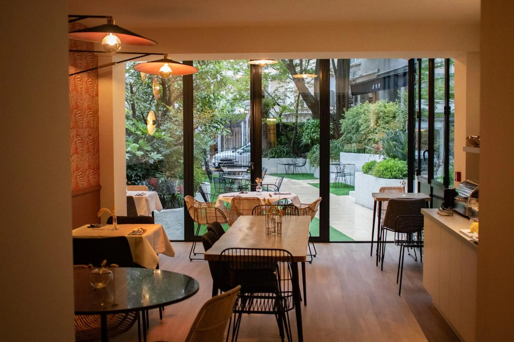 Buffet breakfast in Hotel Molière