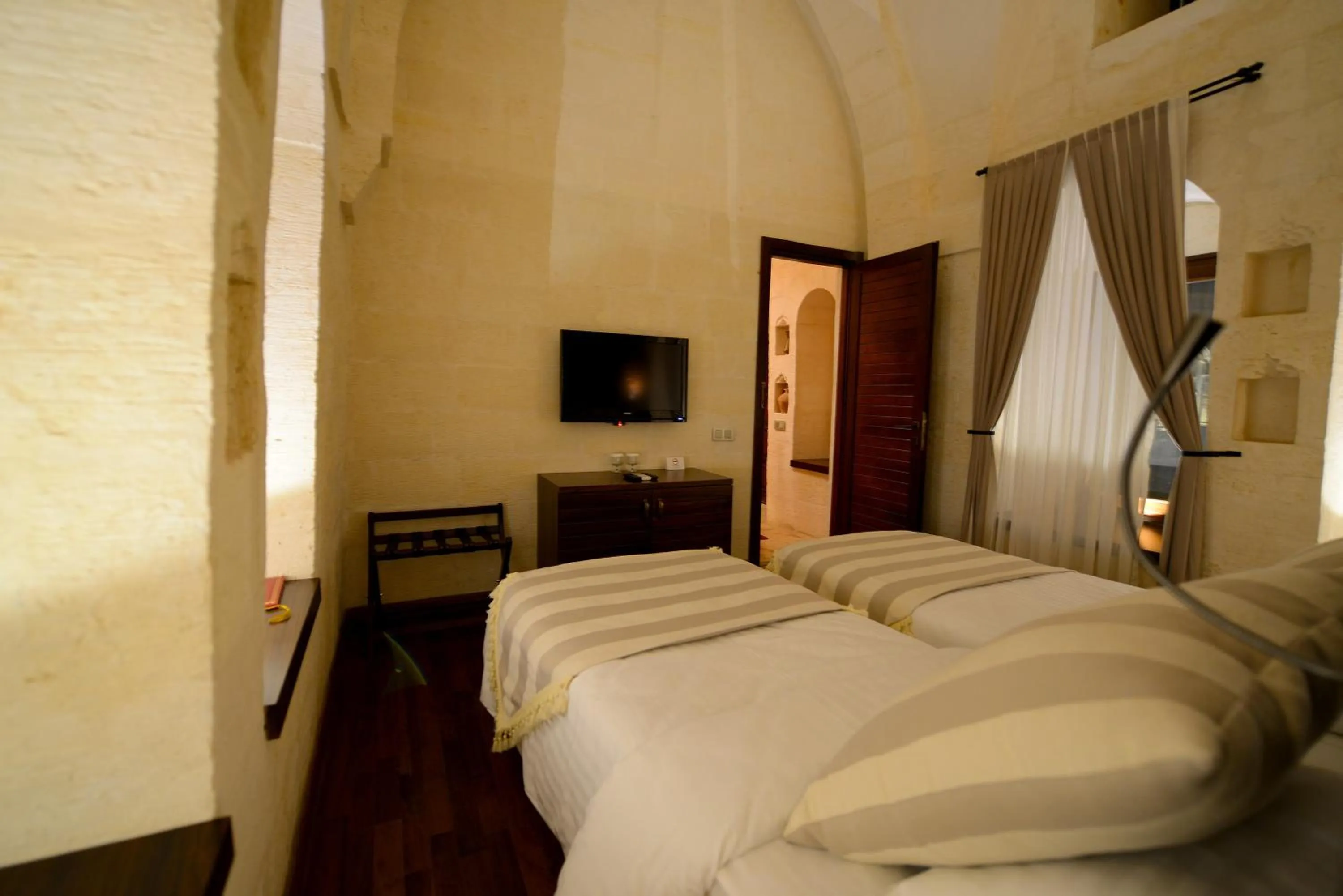 Photo of the whole room in Shmayaa Hotel