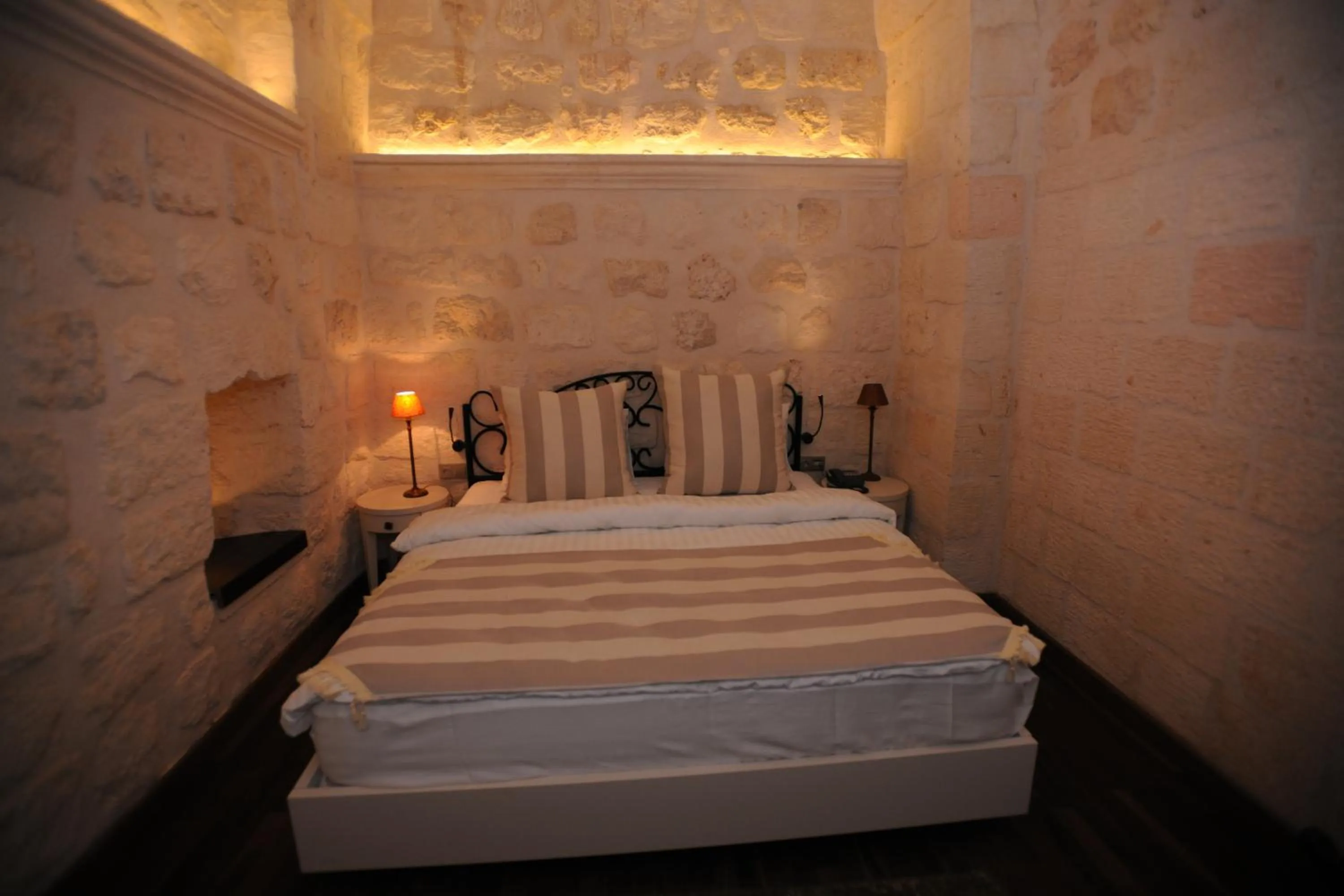 Shower in Shmayaa Hotel