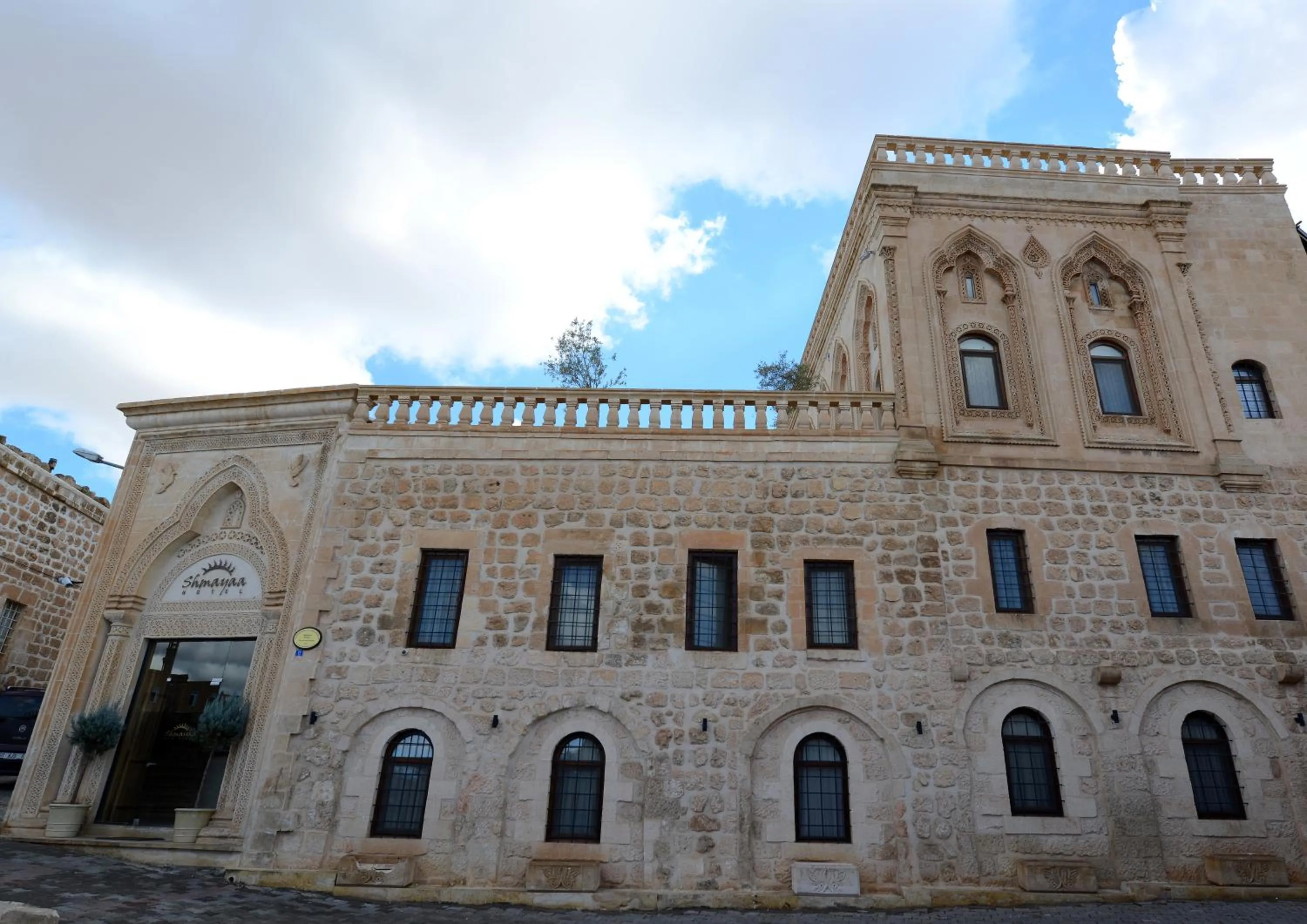 Facade/entrance in Shmayaa Hotel