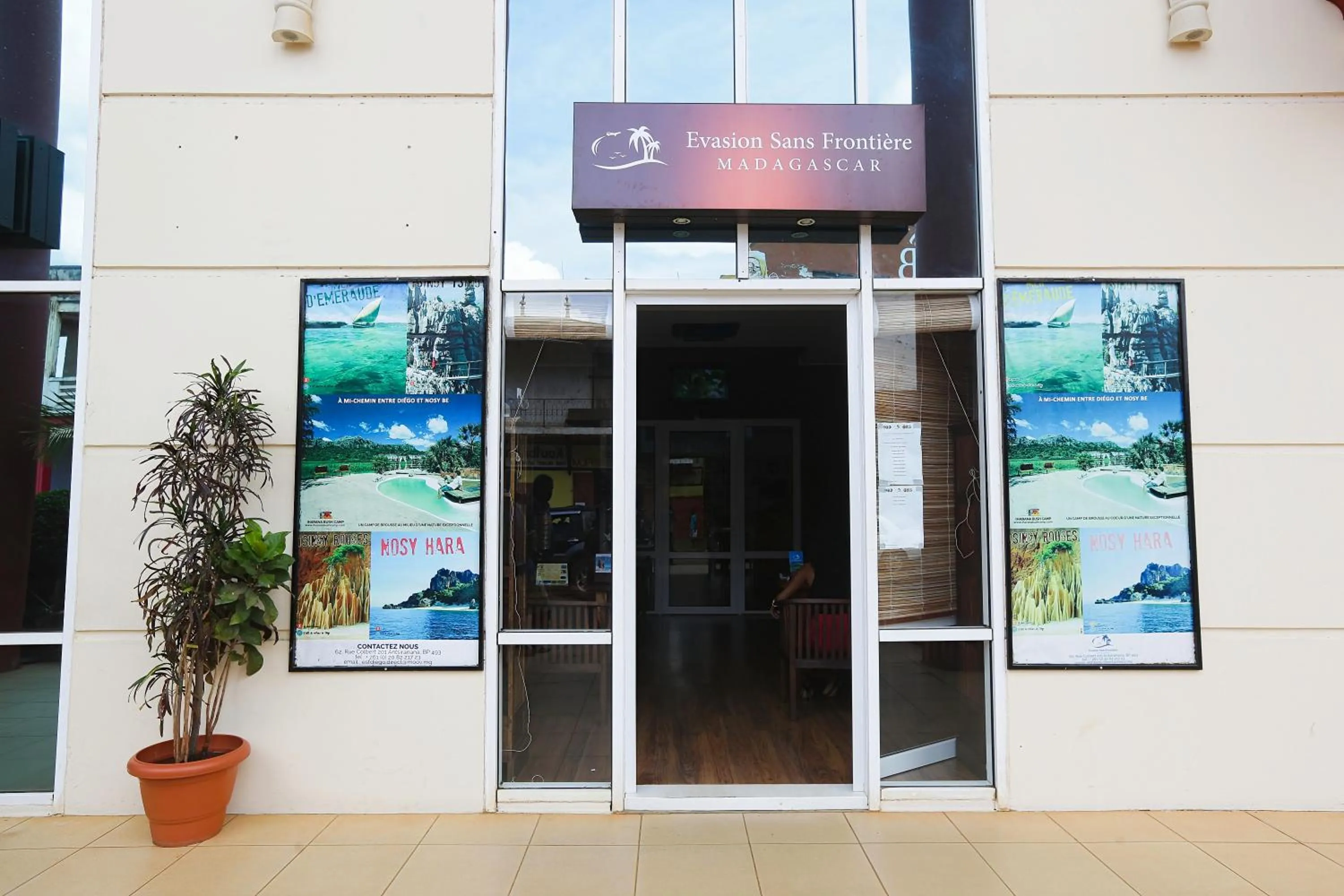 Facade/entrance in Le Grand Hôtel Diego