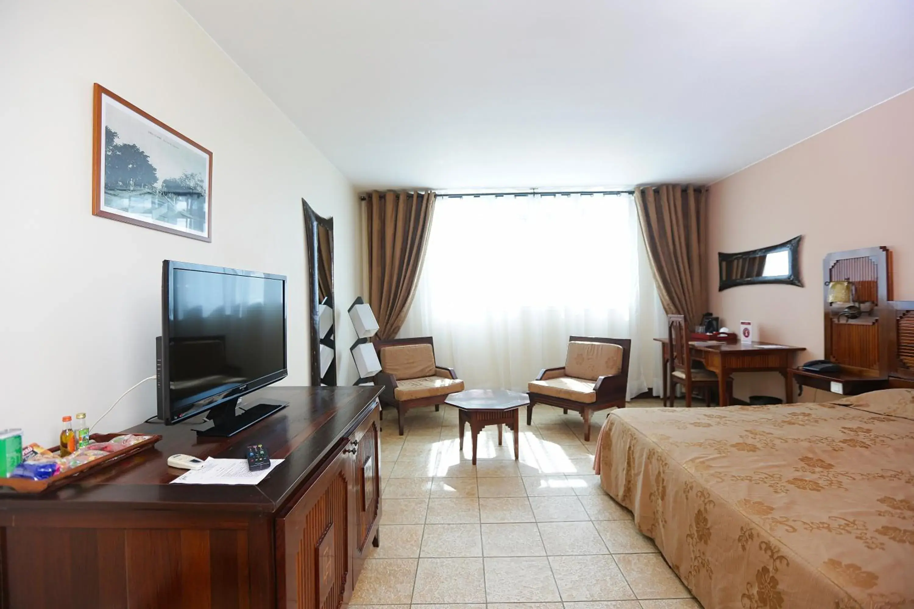 Standard Triple Room in Le Grand Hôtel Diego Standard Triple Room in Le Grand Hôtel Diego