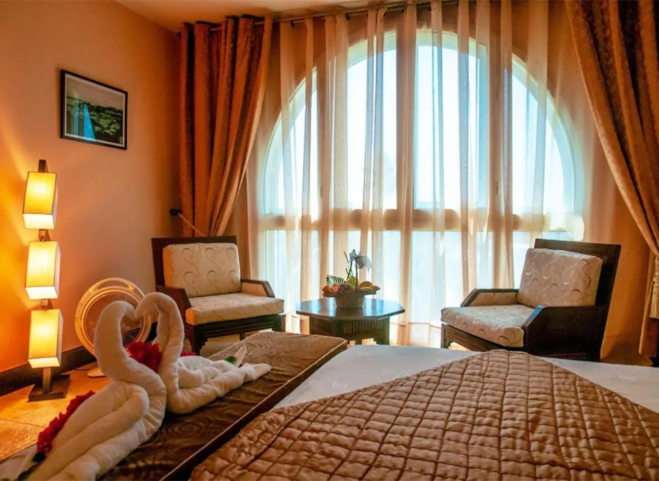 Photo of the whole room, Bed in Le Grand Hôtel Diego