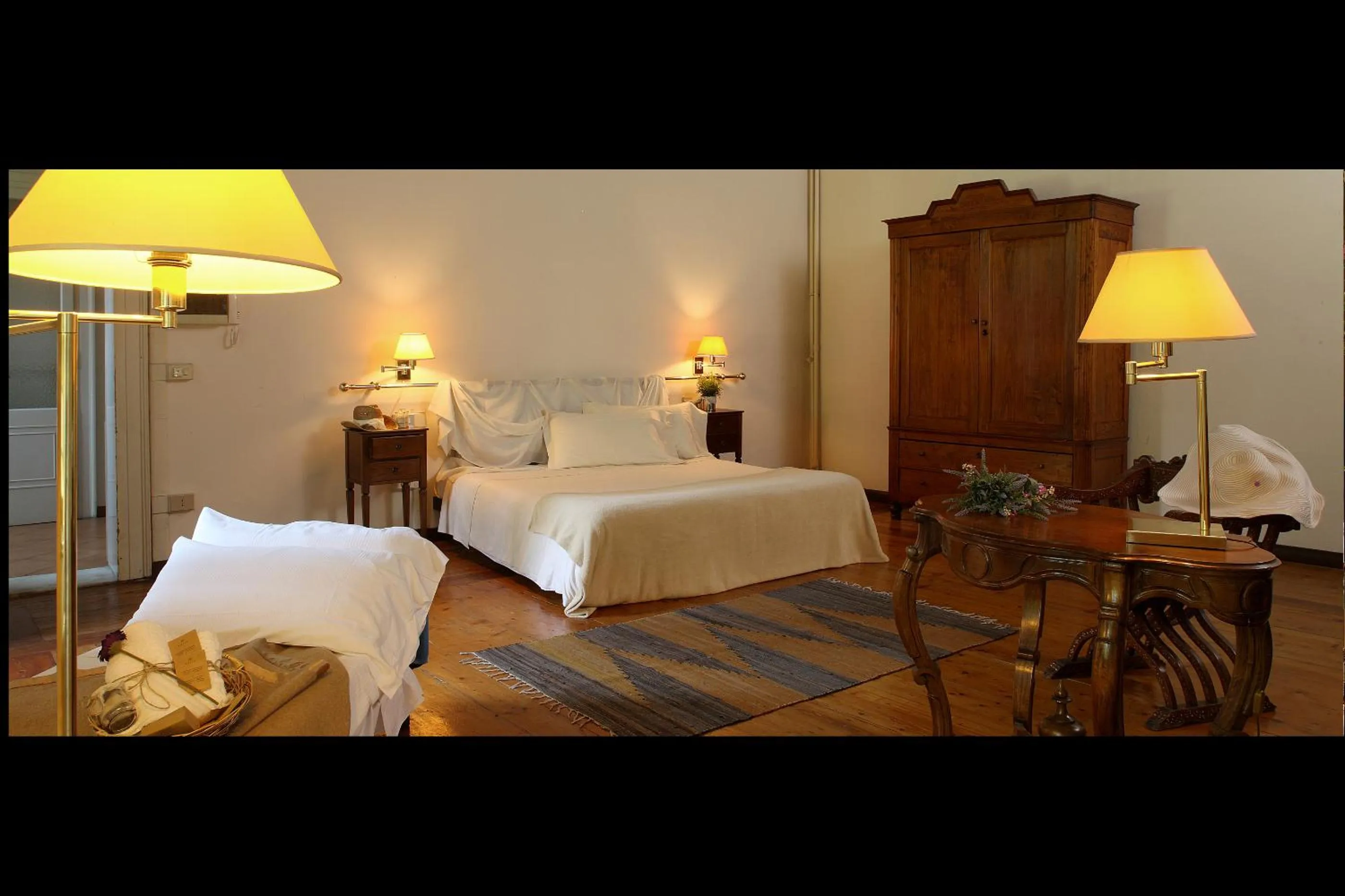 Bed in Residence In Centro