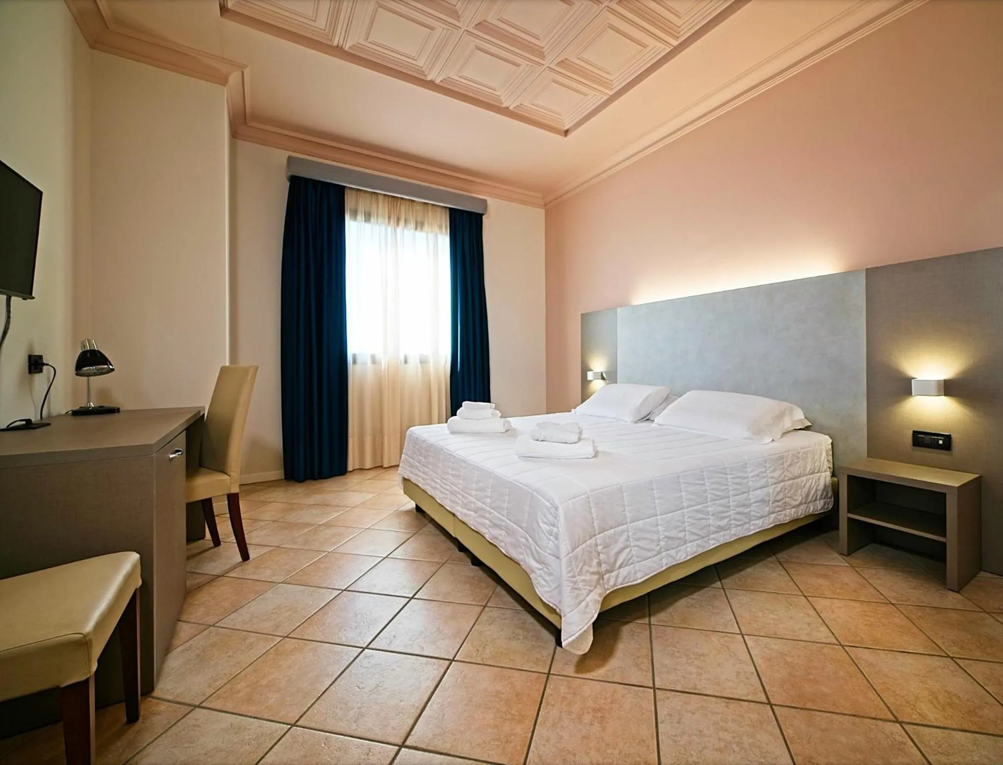 Bedroom, Bed in Albergo Papillon