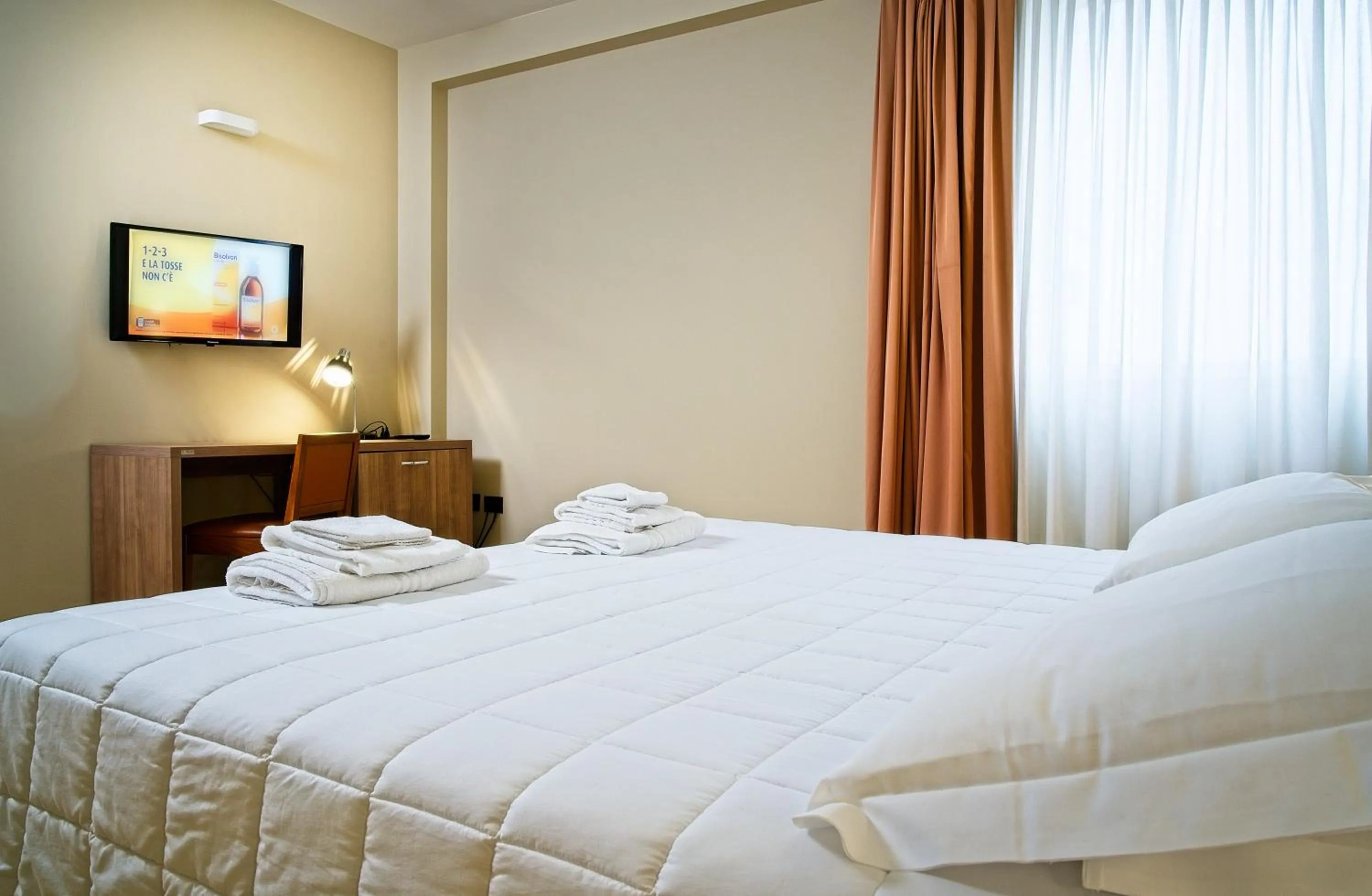 Bedroom, Bed in Albergo Papillon