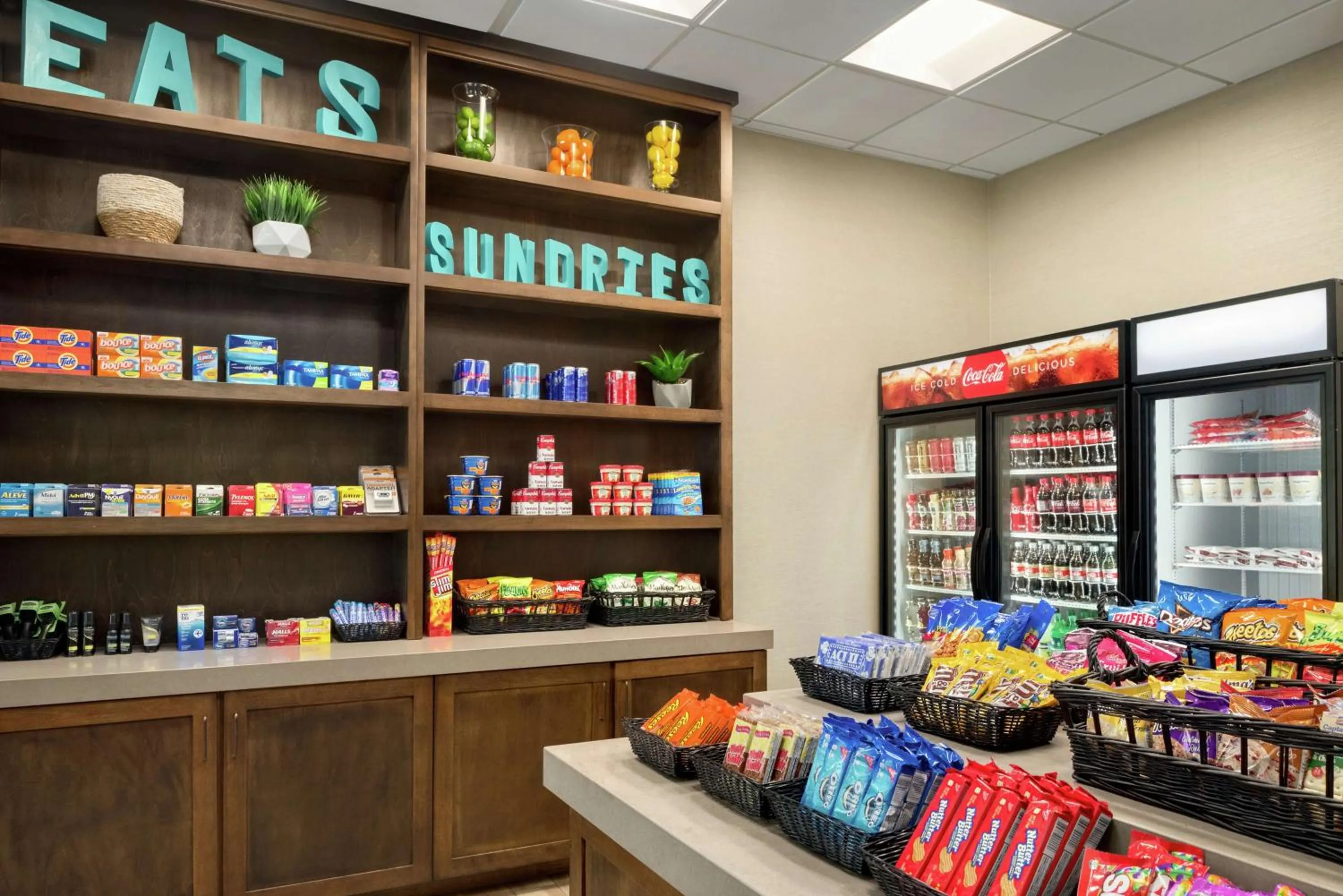 On-site shops in Embassy Suites by Hilton Atlanta Alpharetta