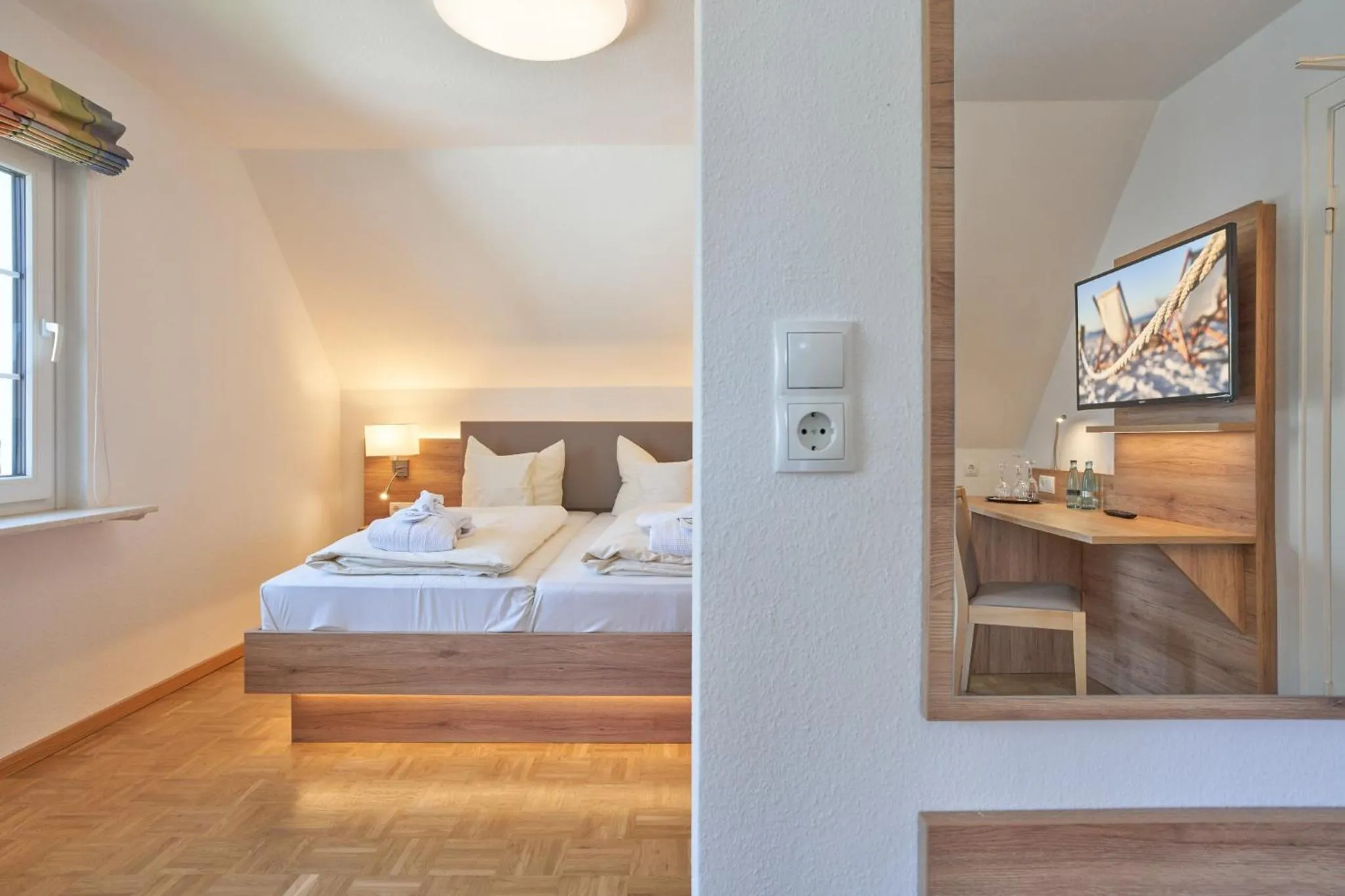 Bedroom, Bed in Hotel Weisser Hof