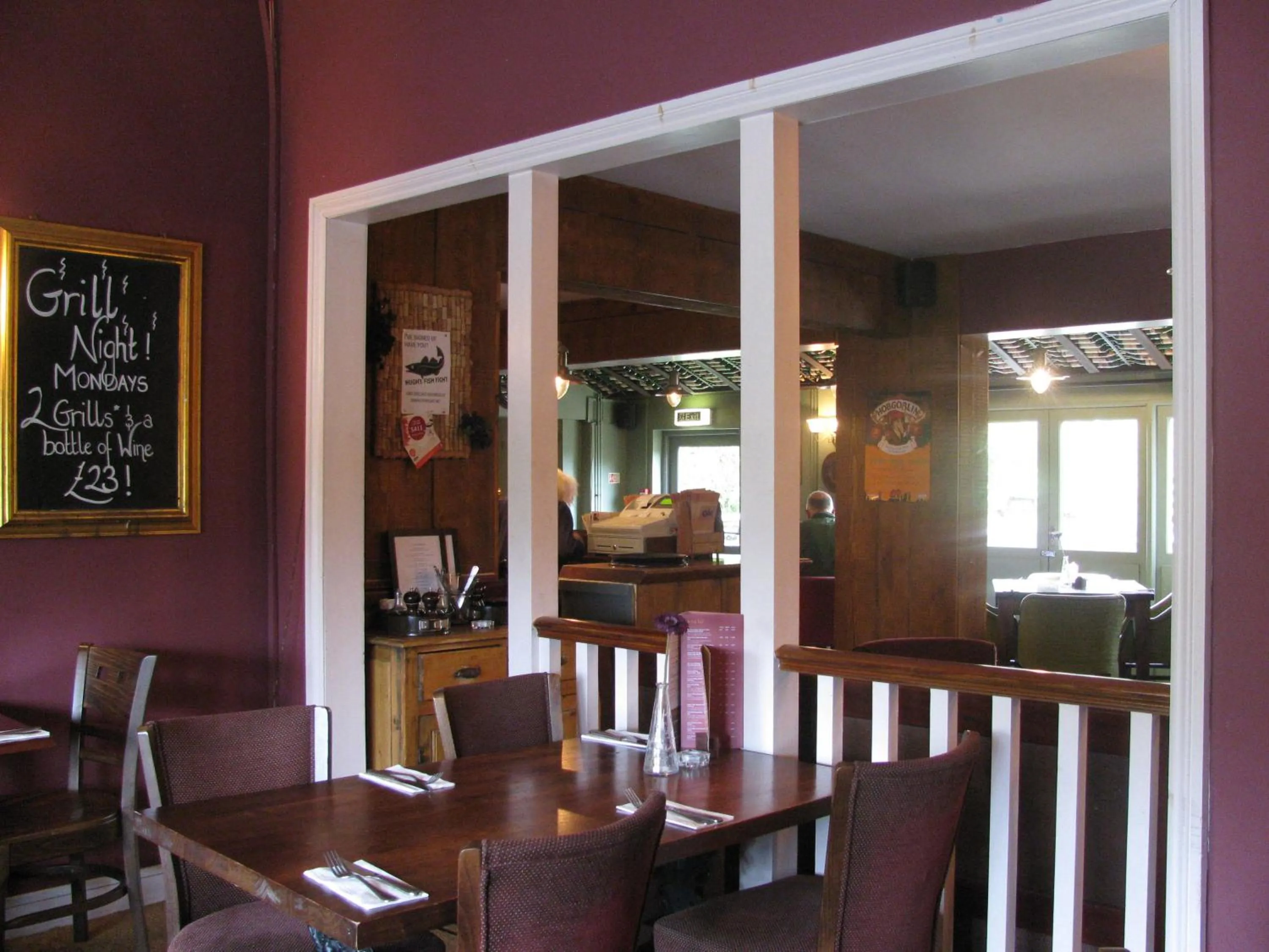 Restaurant/places to eat in Oak Inn
