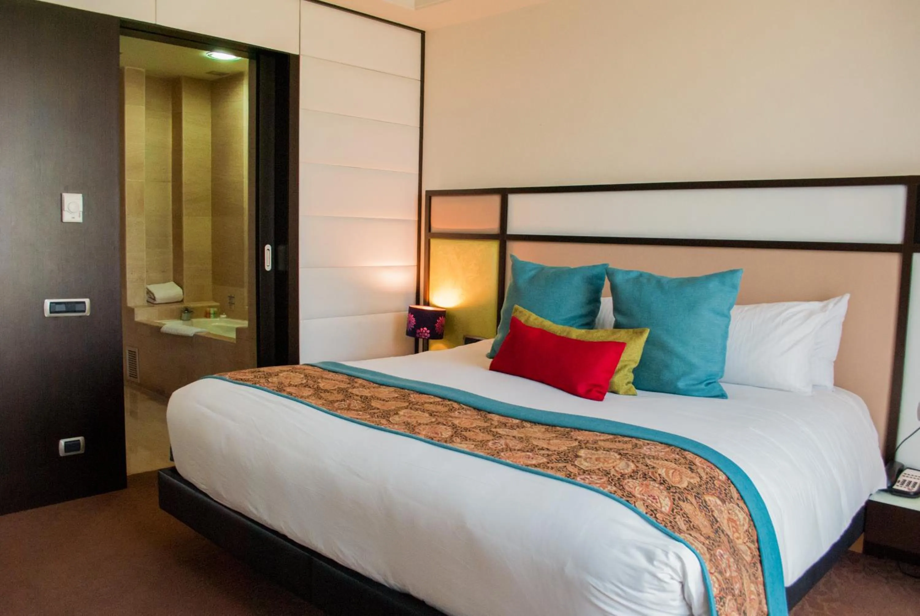 Bed in Hesperia WTC Valencia