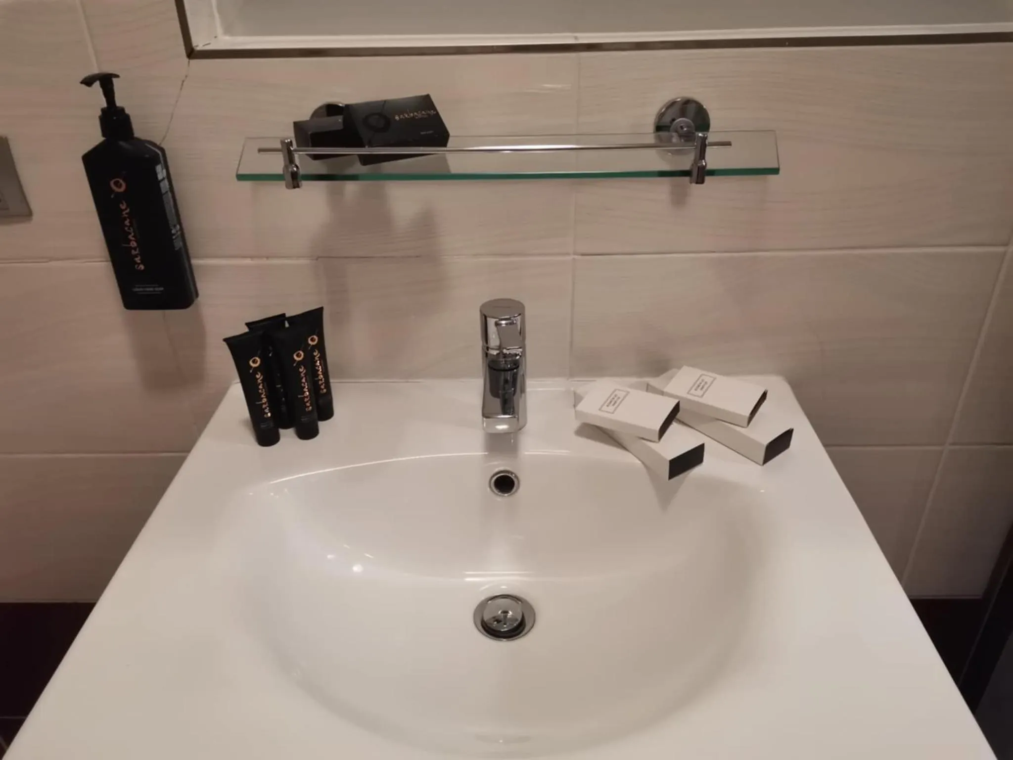 Bathroom in Hotel Monde