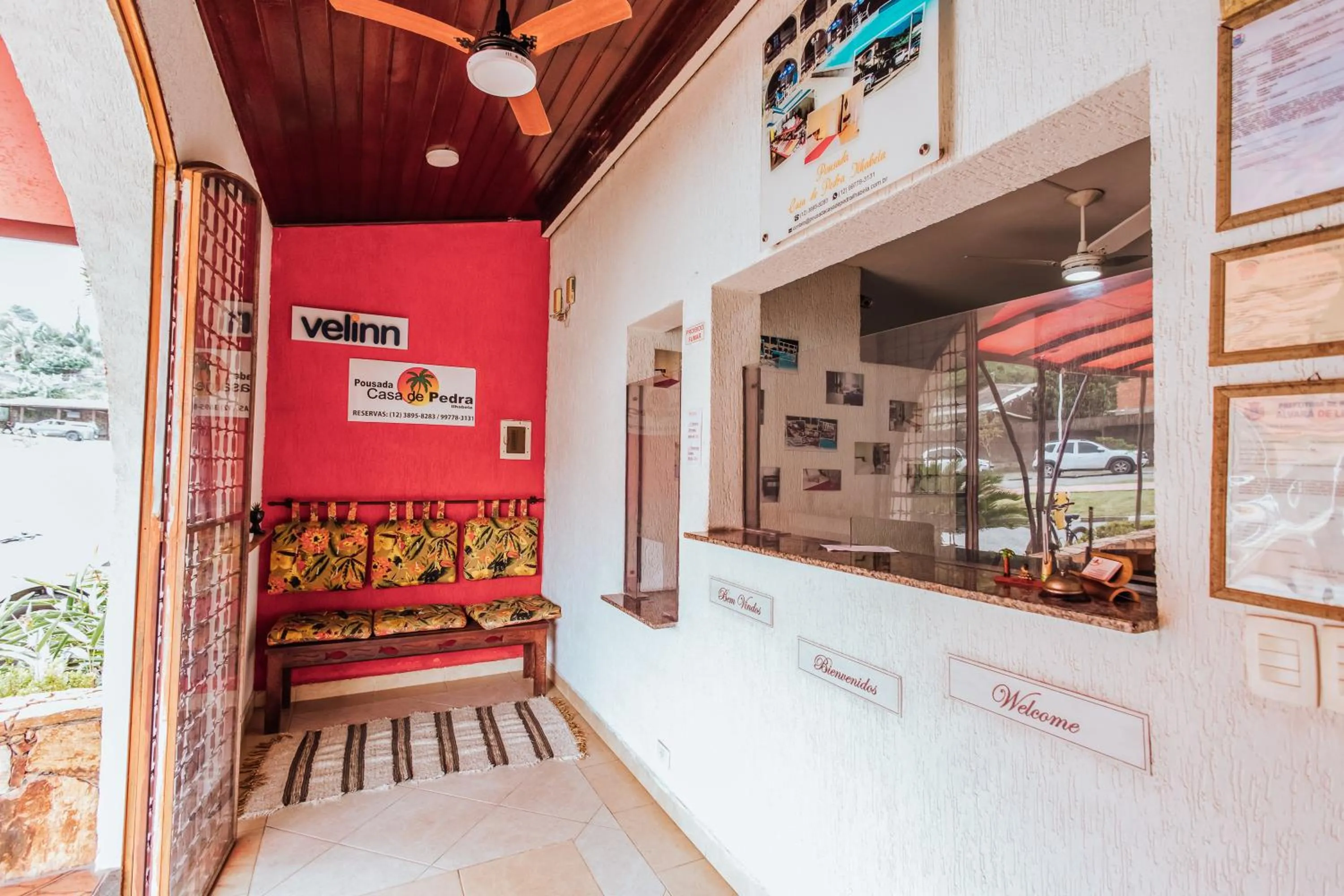Lobby or reception in VELINN Pousada Casa de Pedra Ilhabela