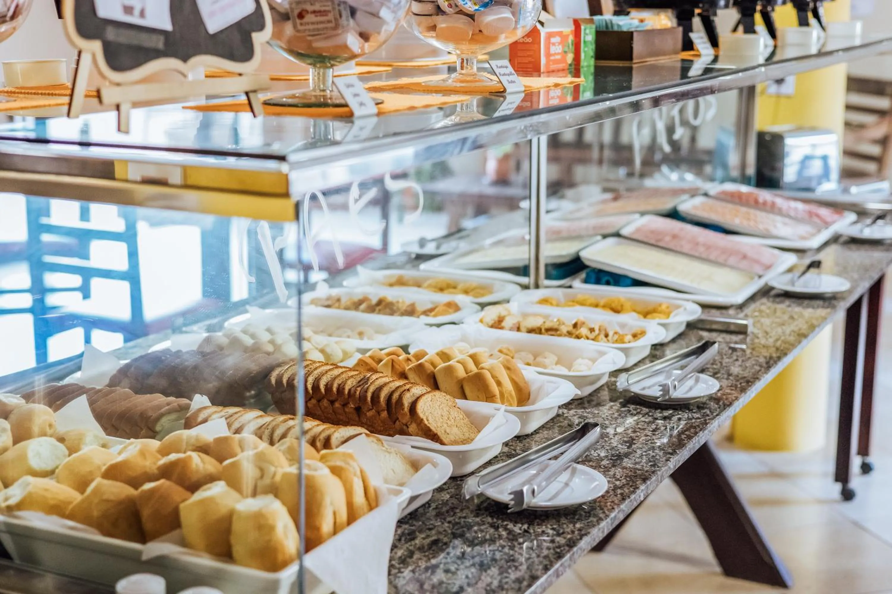 Breakfast in VELINN Pousada Casa de Pedra Ilhabela