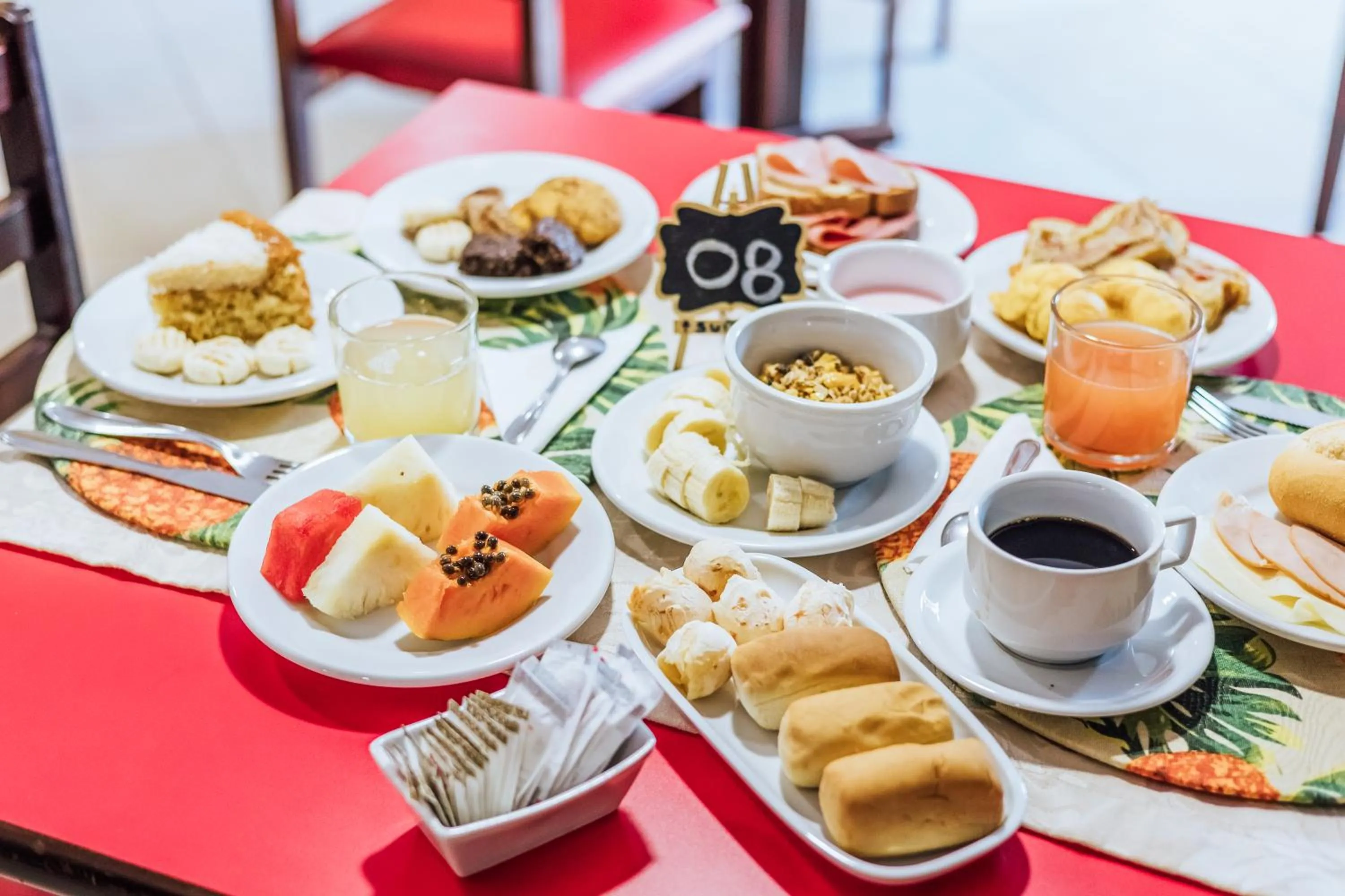 Food and drinks in VELINN Pousada Casa de Pedra Ilhabela